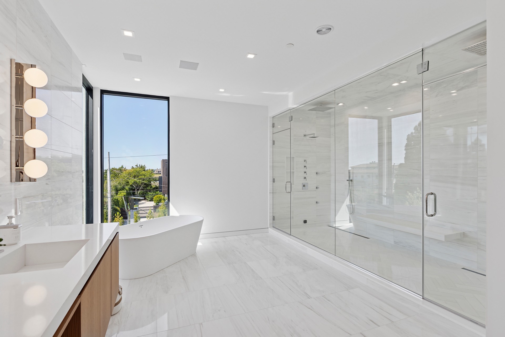 99 POINTE MECOX LN