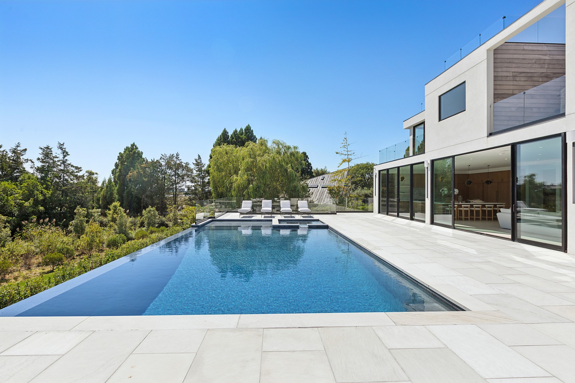 99 POINTE MECOX LN