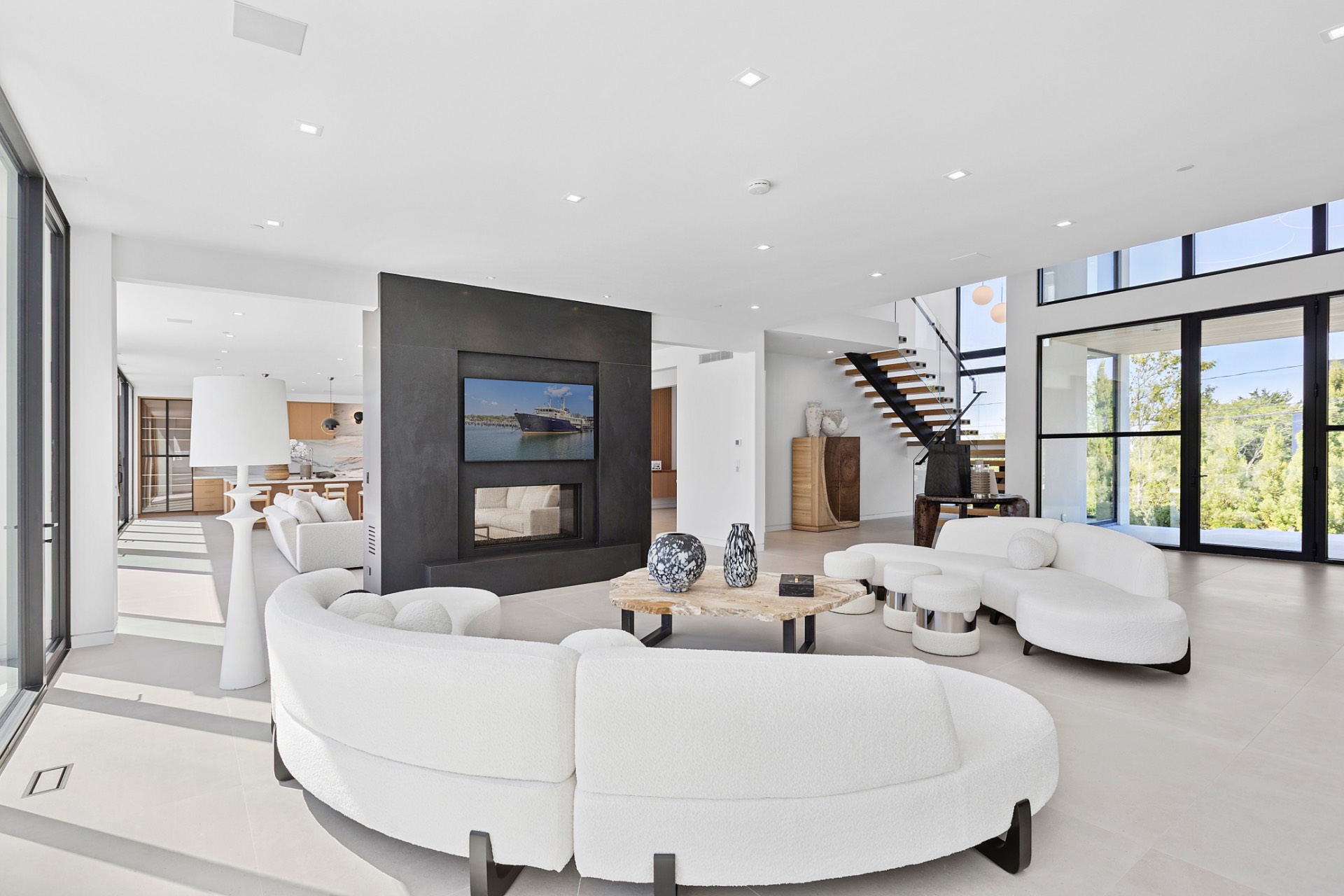 99 POINTE MECOX LN
