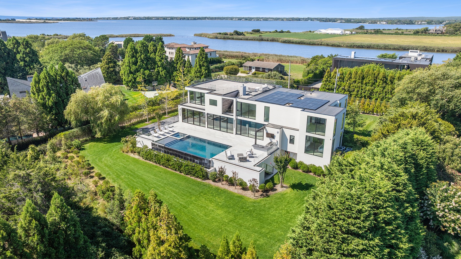 99 POINTE MECOX LN