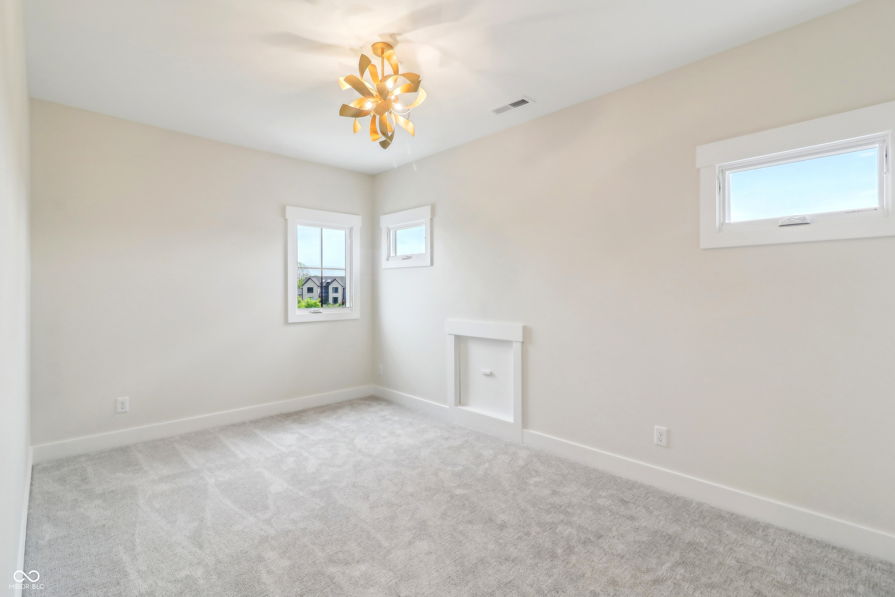 8083 Easton Lane