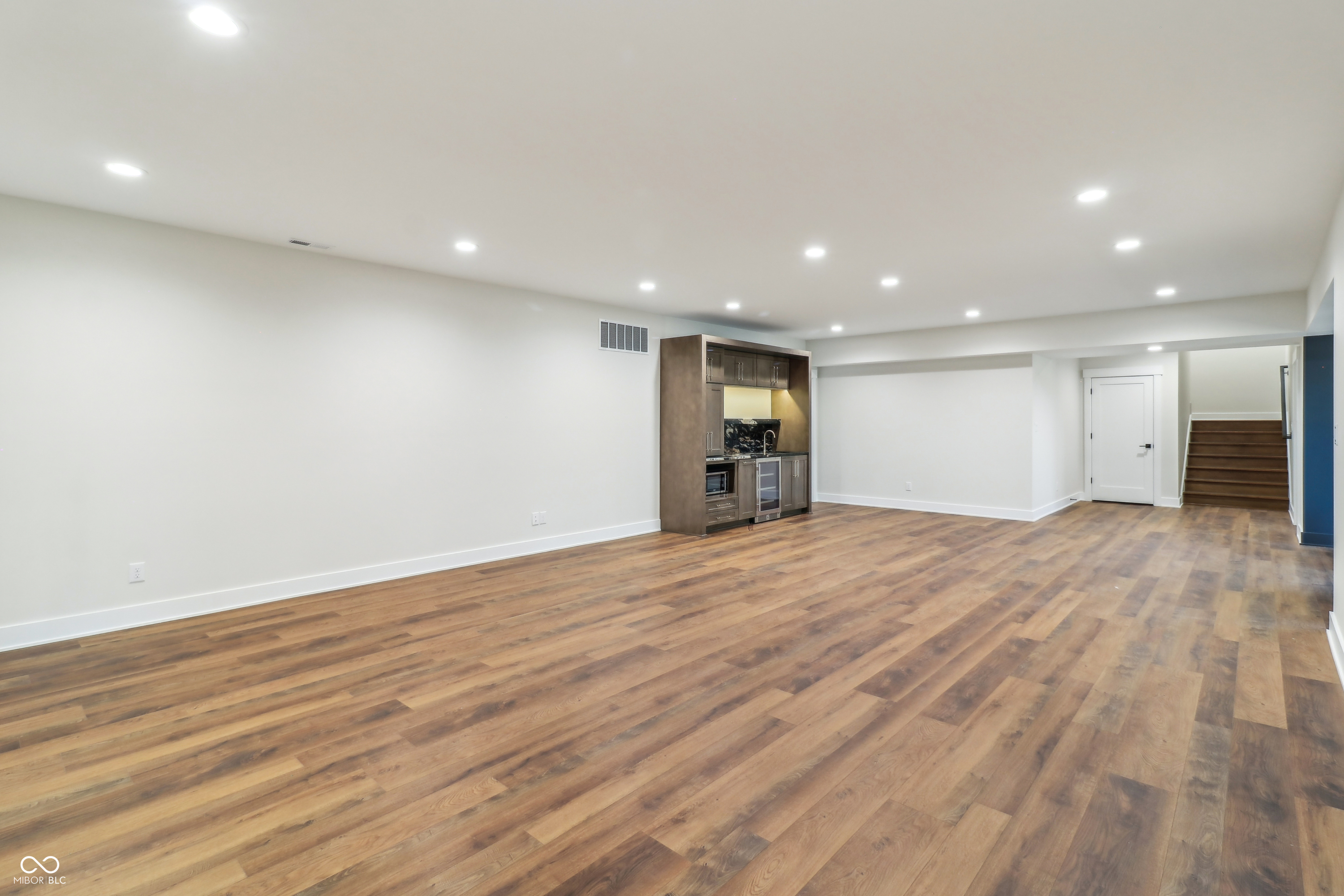 8083 Easton Lane