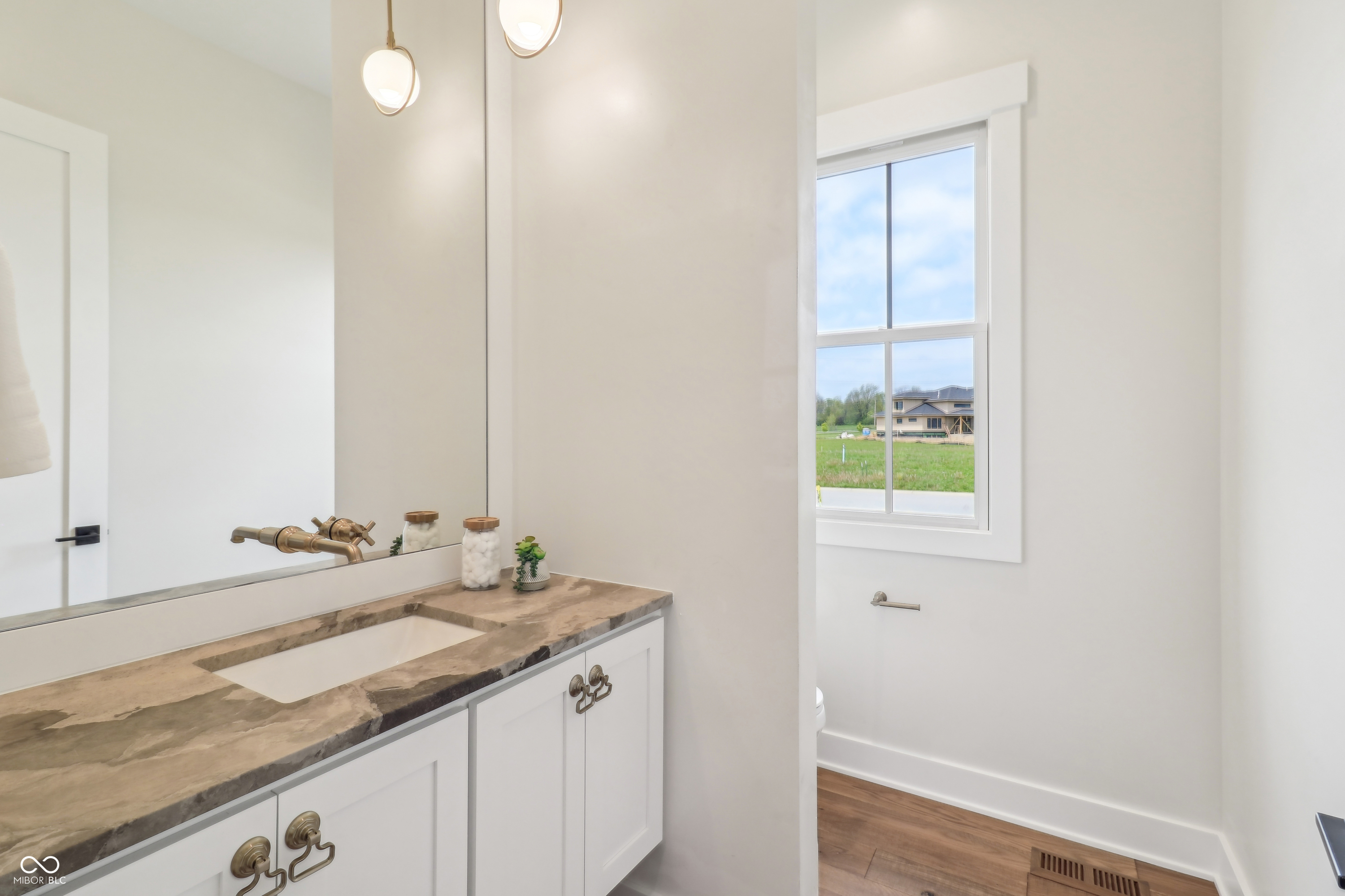 8083 Easton Lane