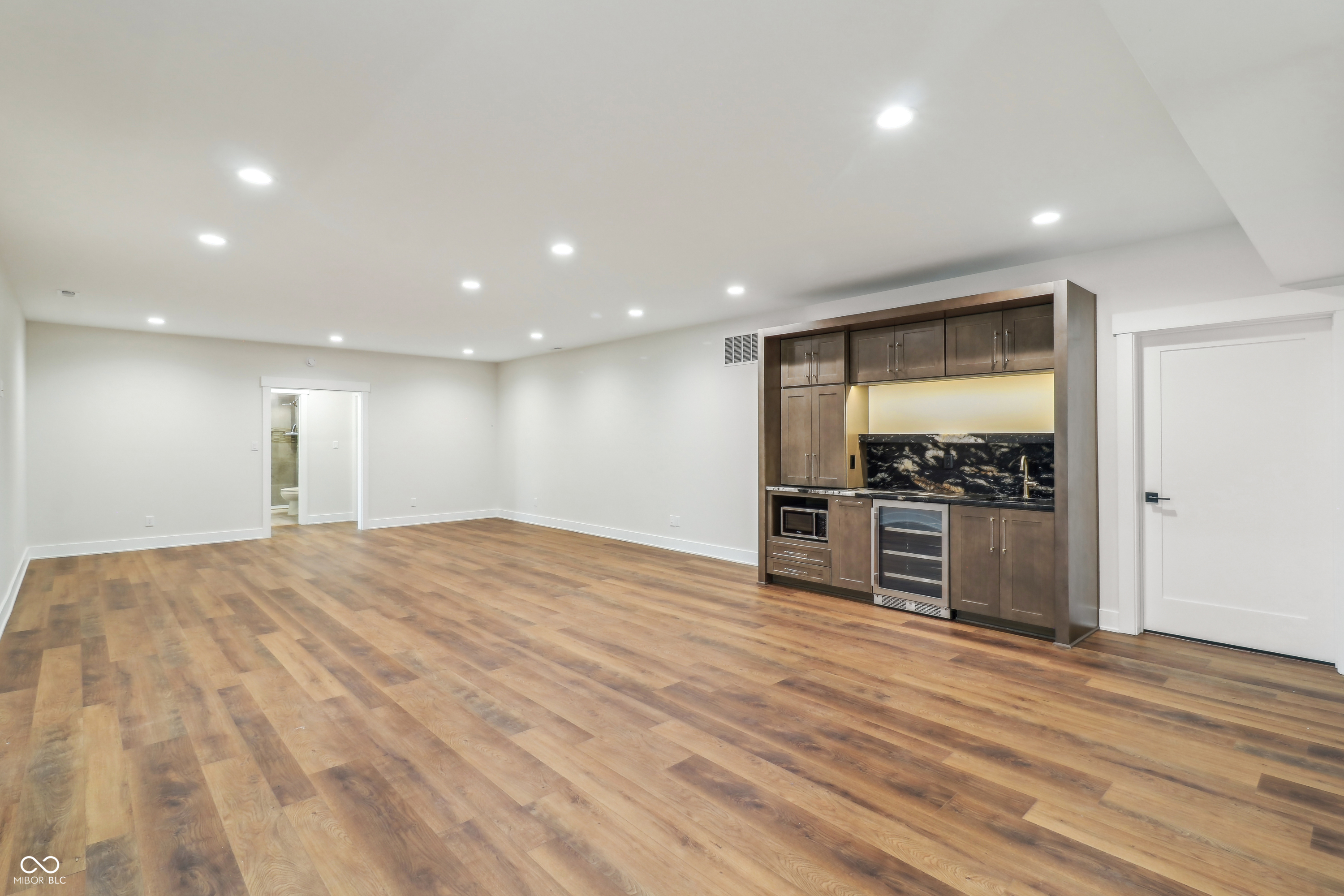 8083 Easton Lane