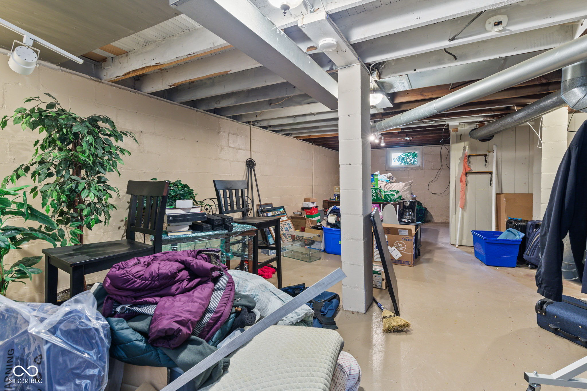 555 W Hawthorne Street