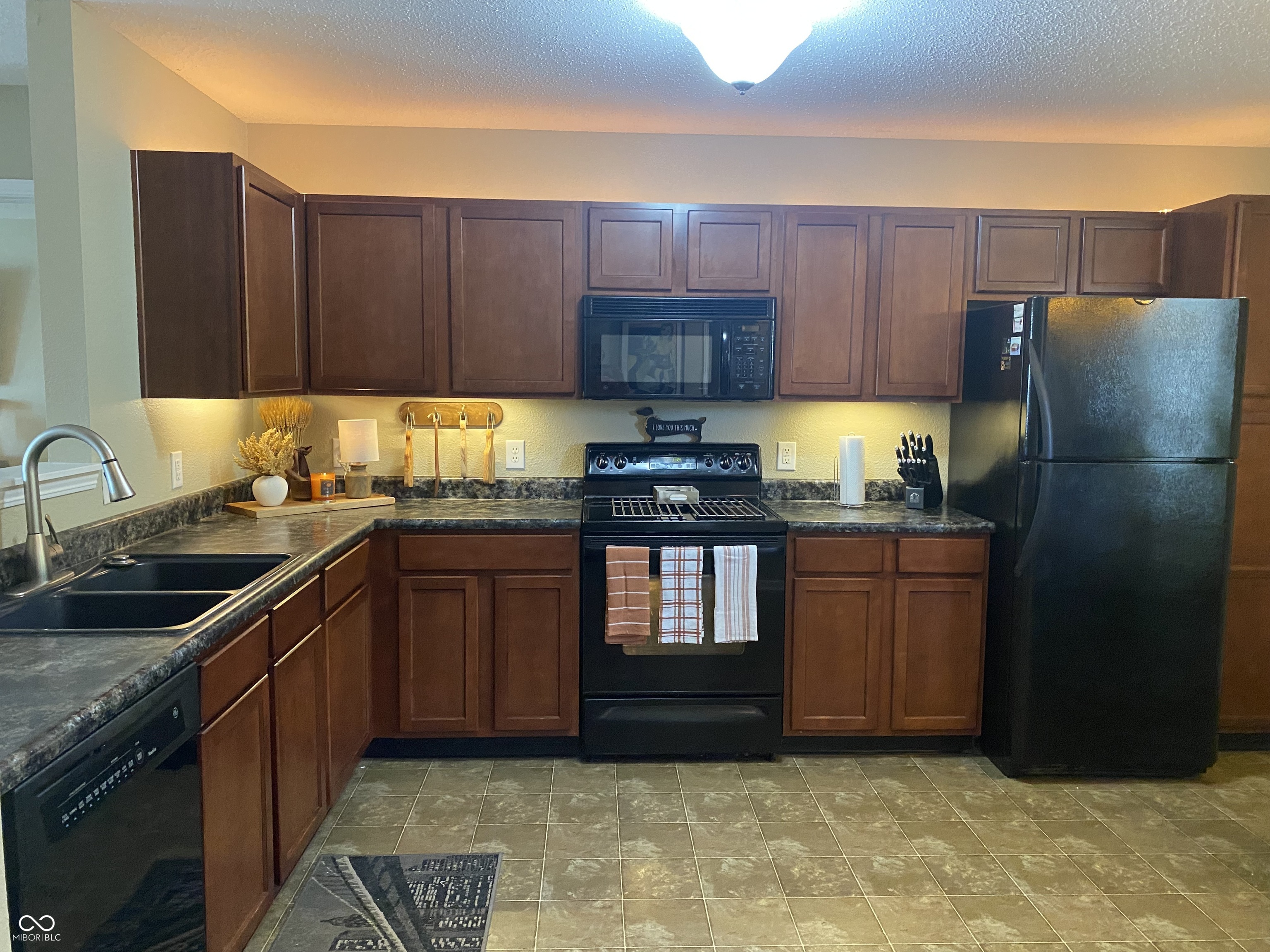 6865 W Philadelphia Drive