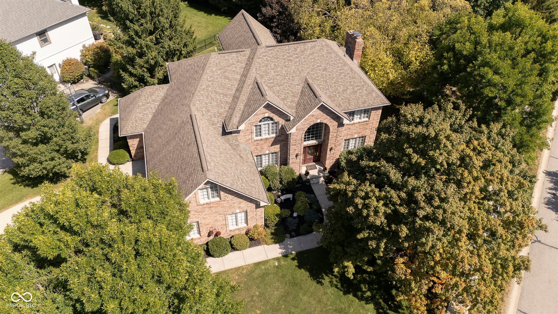4827 Woods Edge Drive