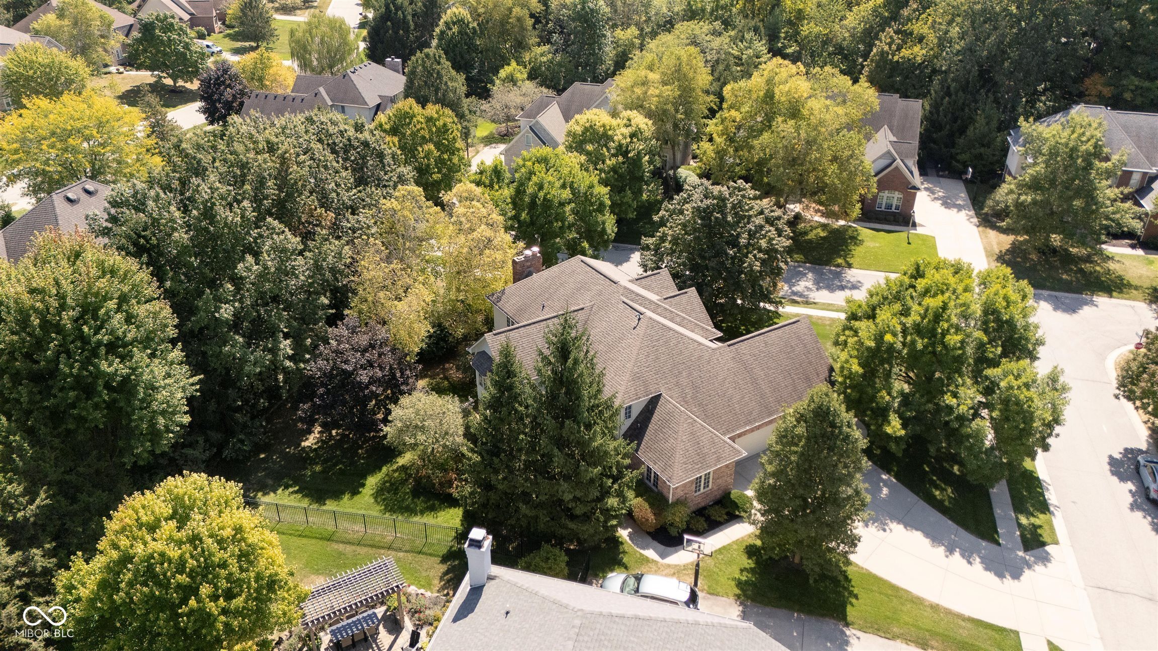 4827 Woods Edge Drive