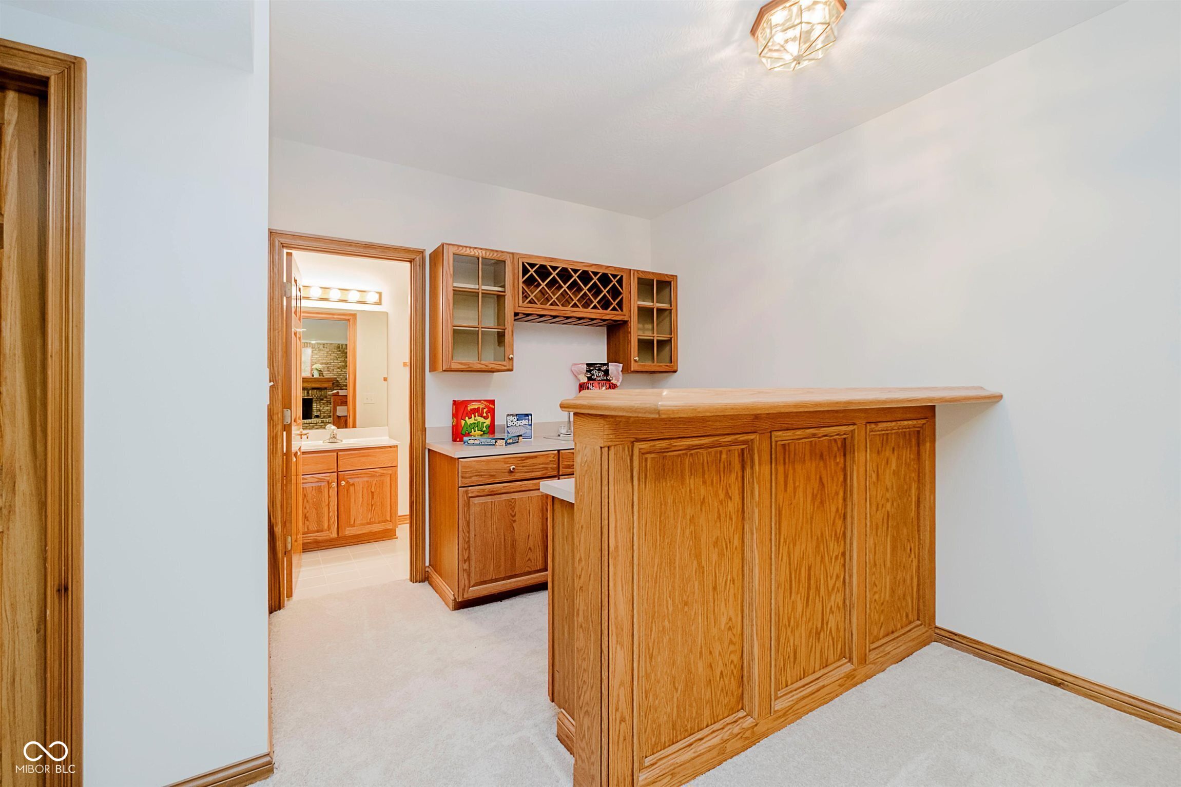 4827 Woods Edge Drive