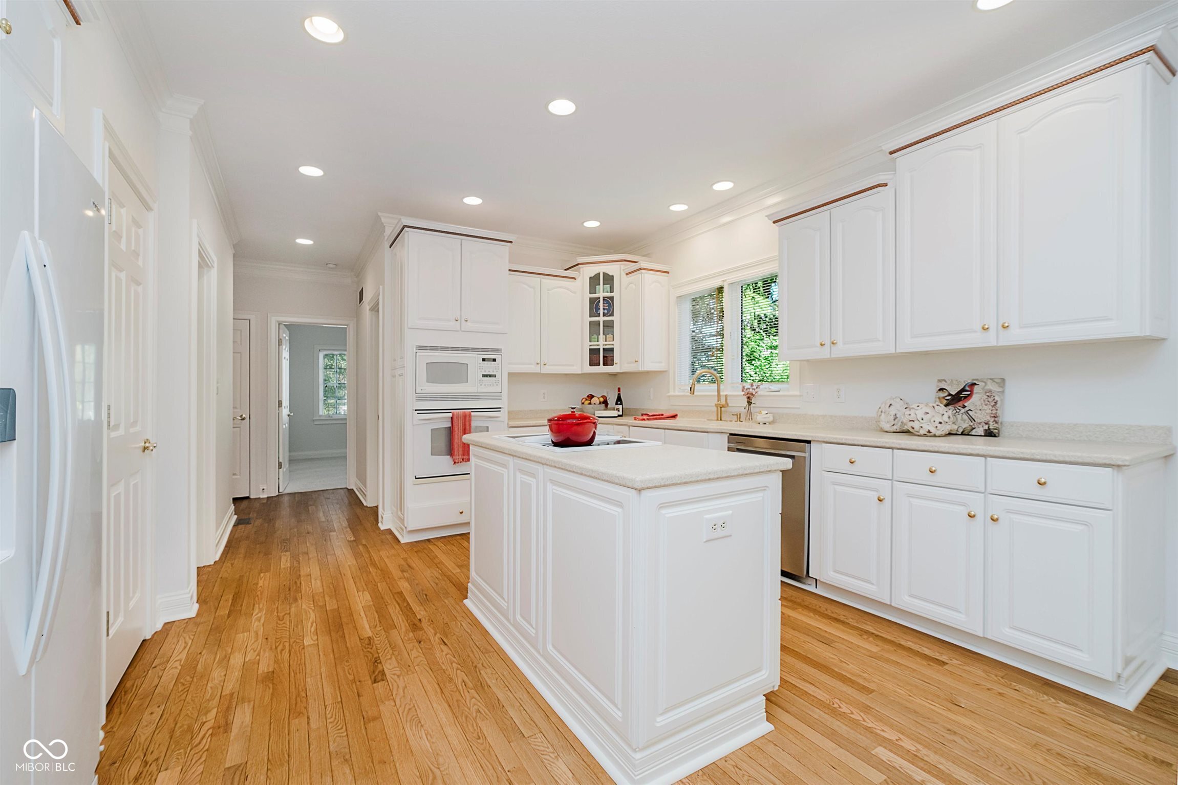 4827 Woods Edge Drive