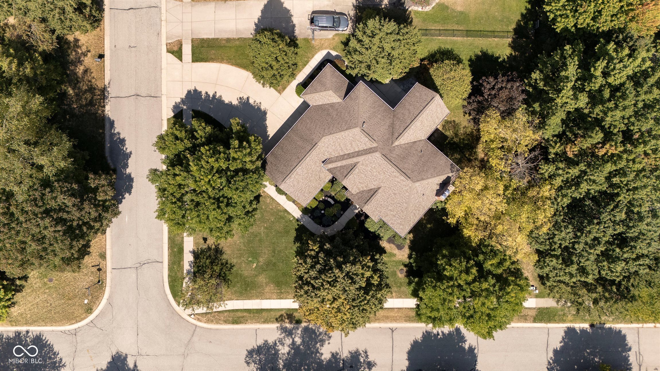 4827 Woods Edge Drive