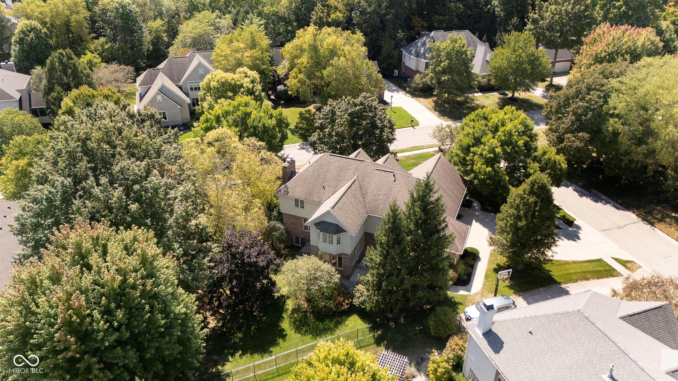 4827 Woods Edge Drive