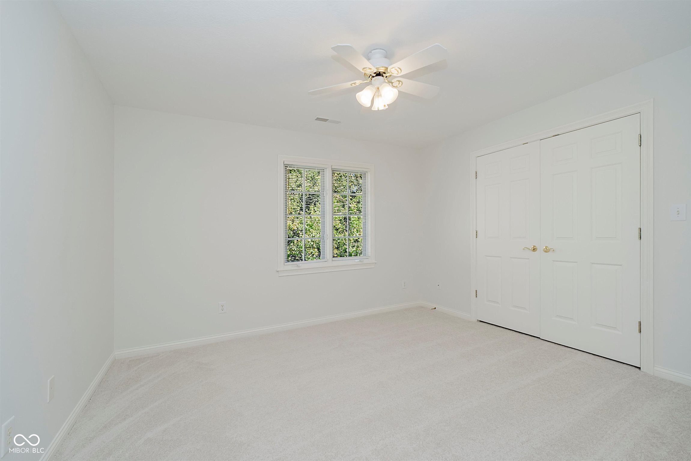 4827 Woods Edge Drive