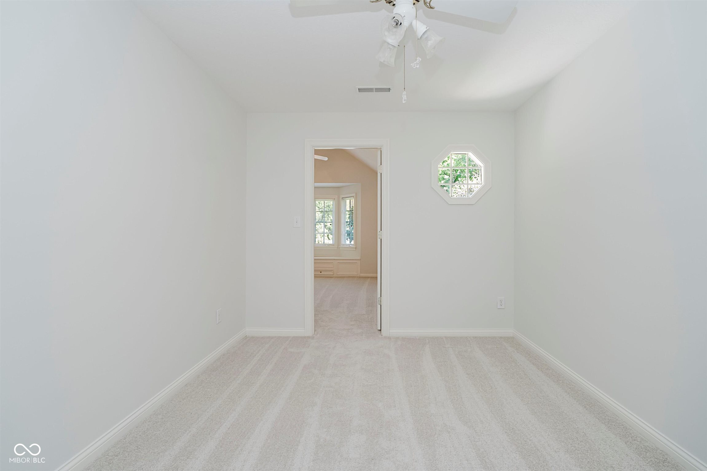 4827 Woods Edge Drive