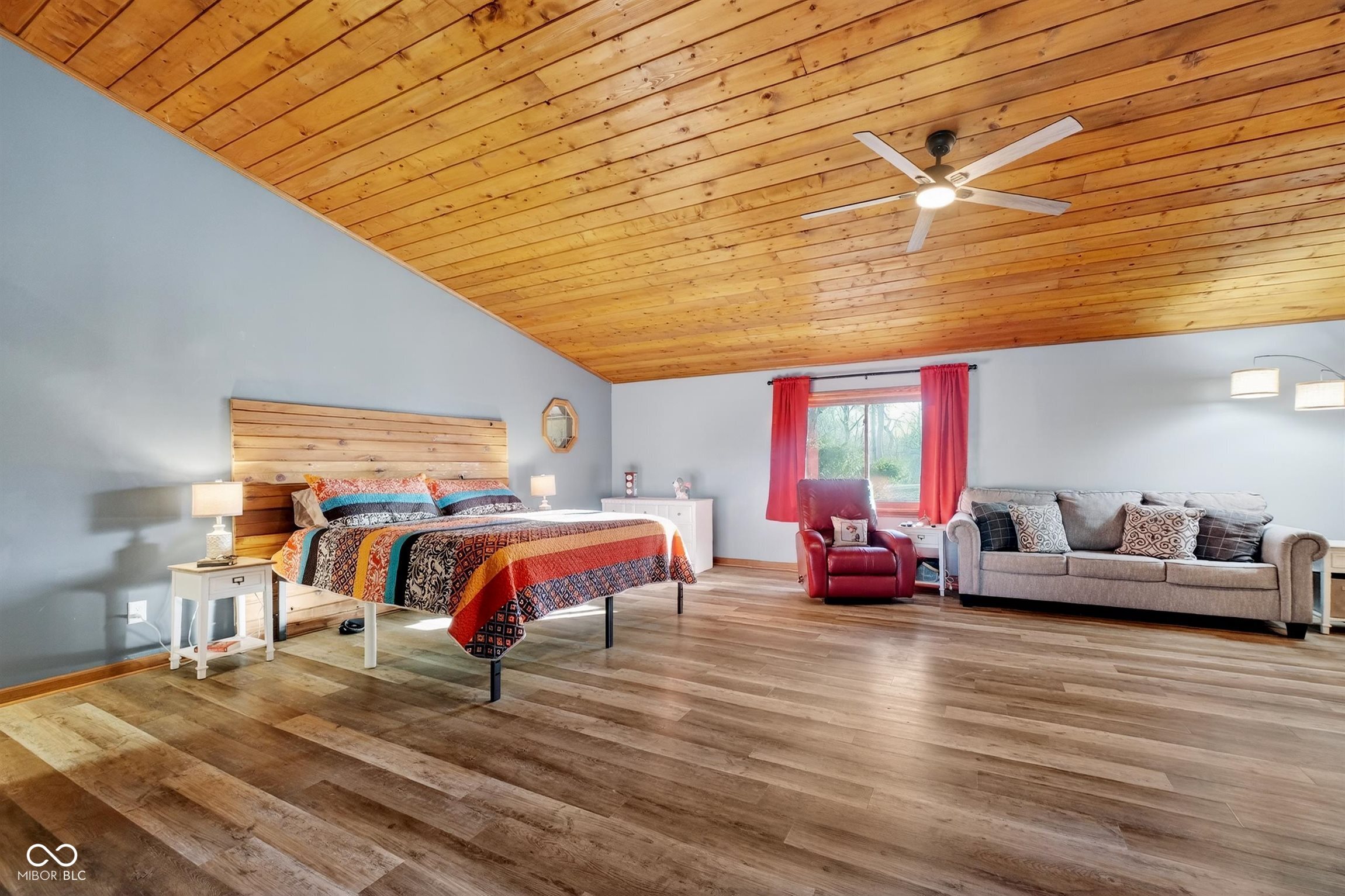 2594 E Traction Road