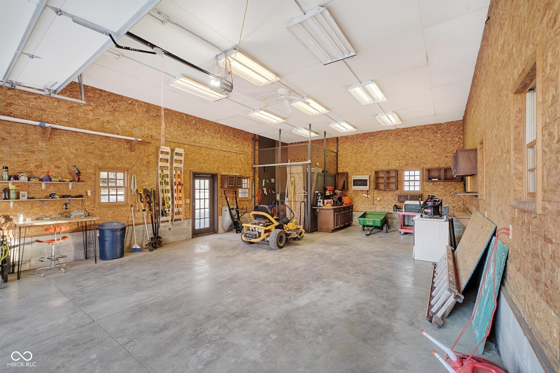 2594 E Traction Road