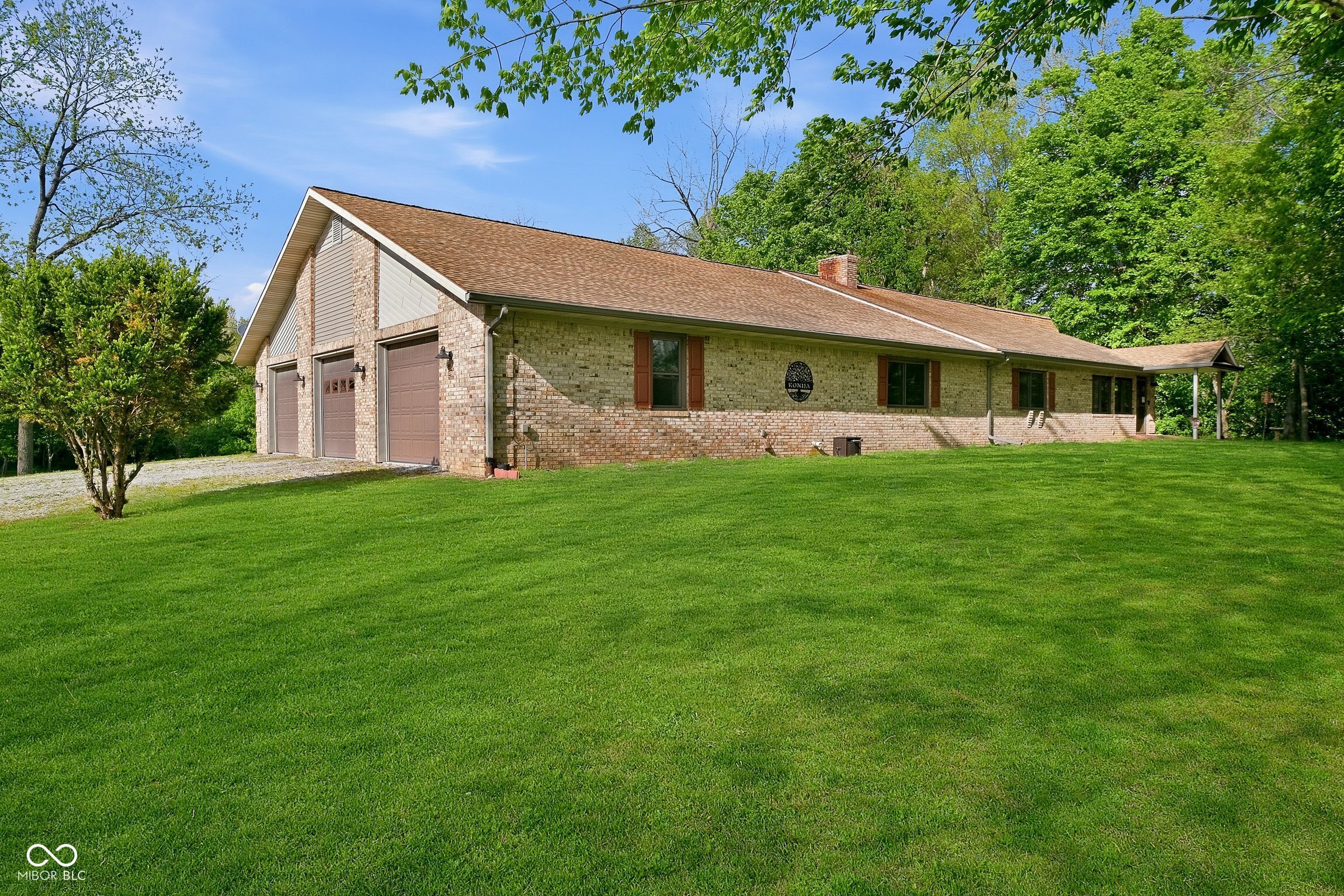 2594 E Traction Road