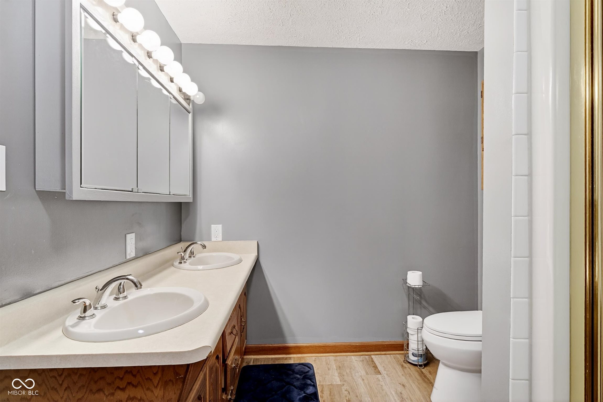 2594 E Traction Road