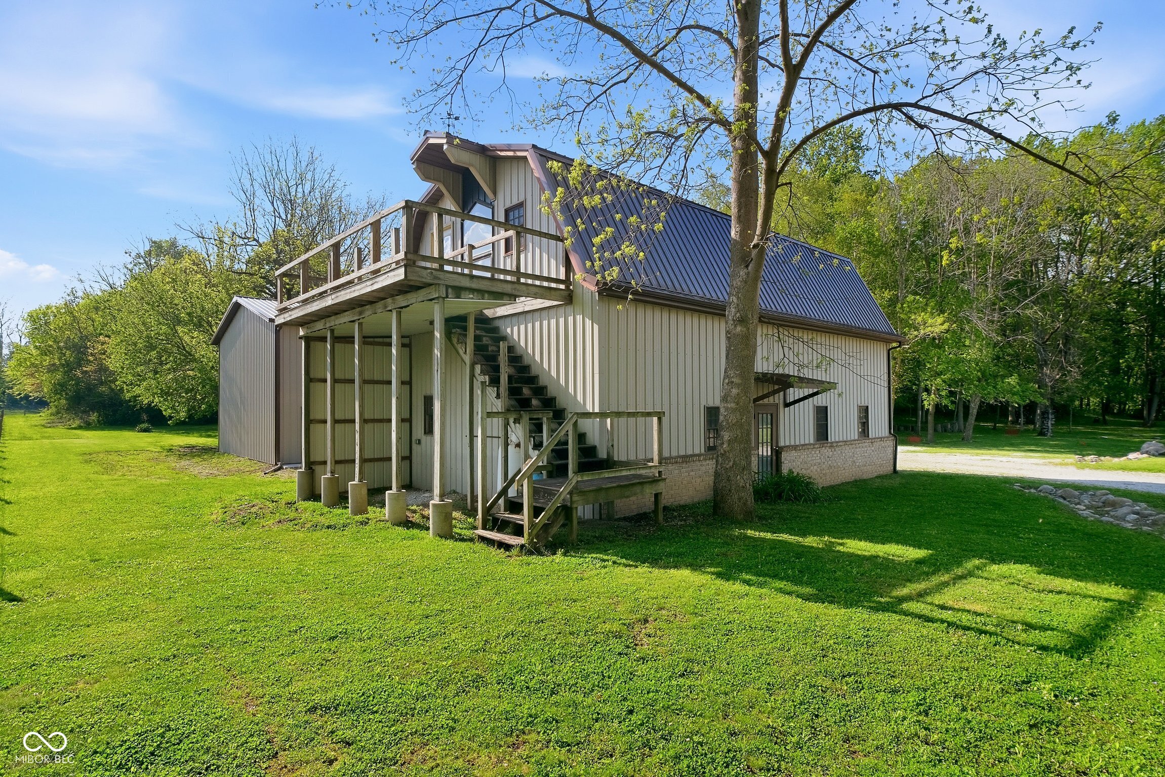 2594 E Traction Road