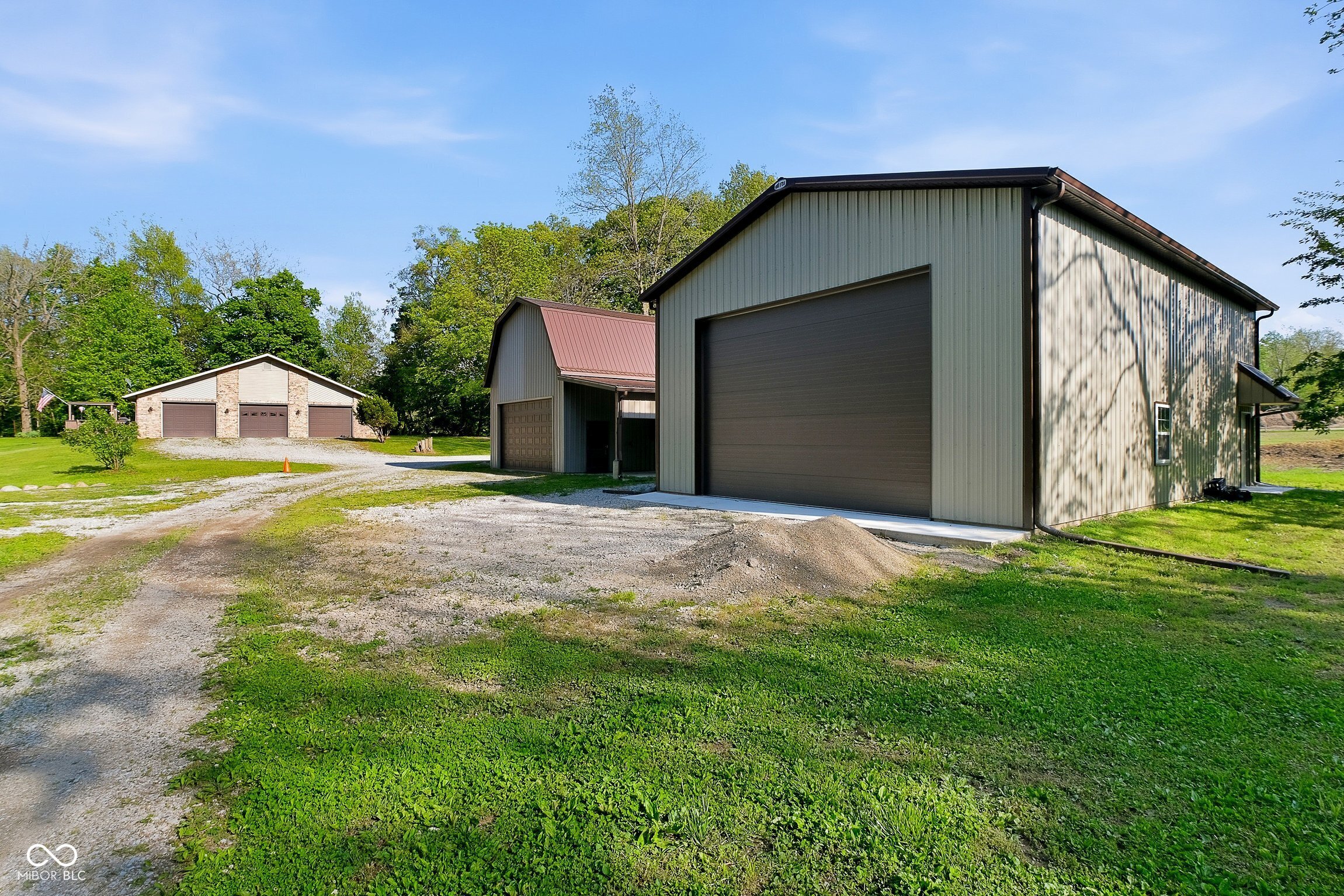2594 E Traction Road