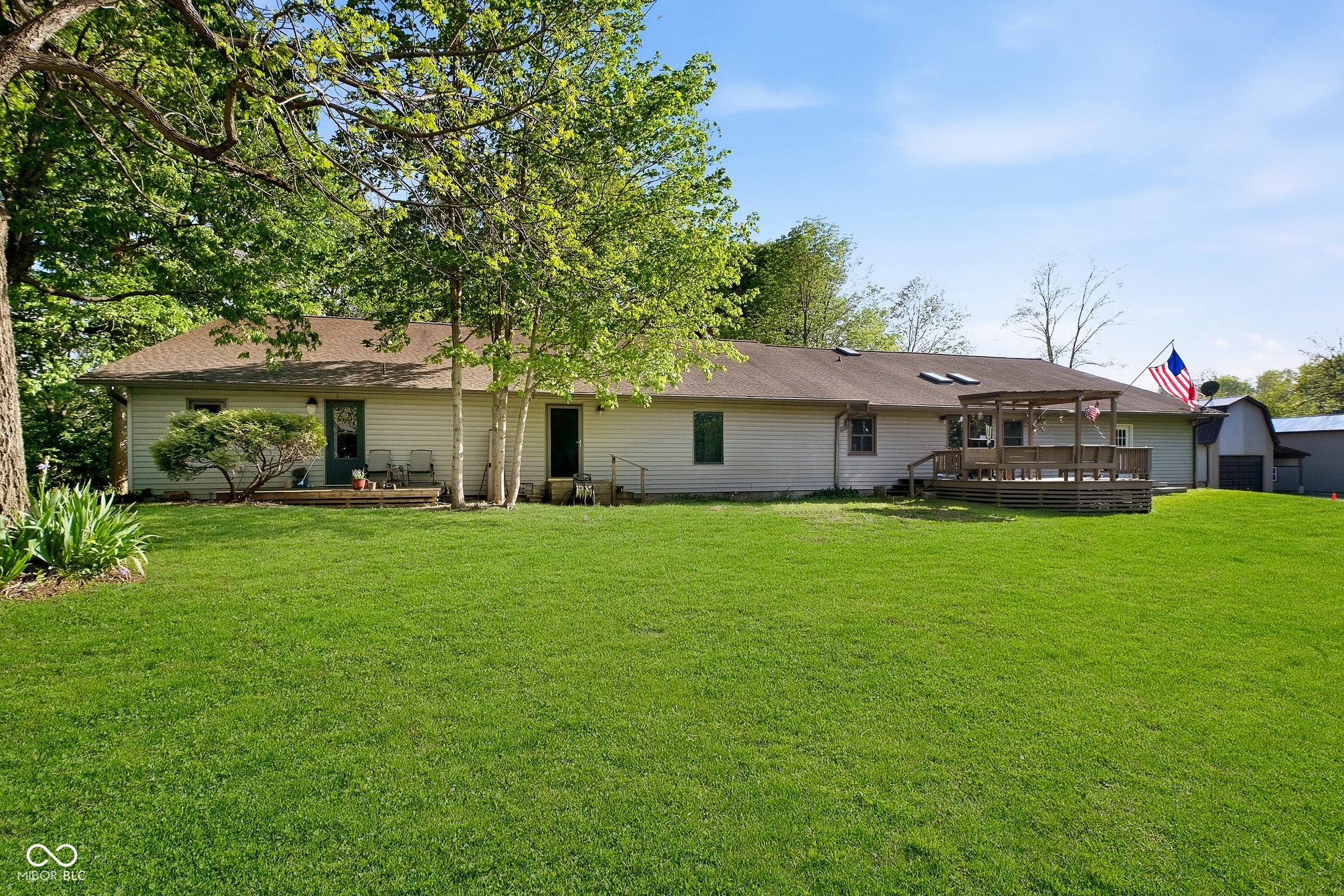 2594 E Traction Road