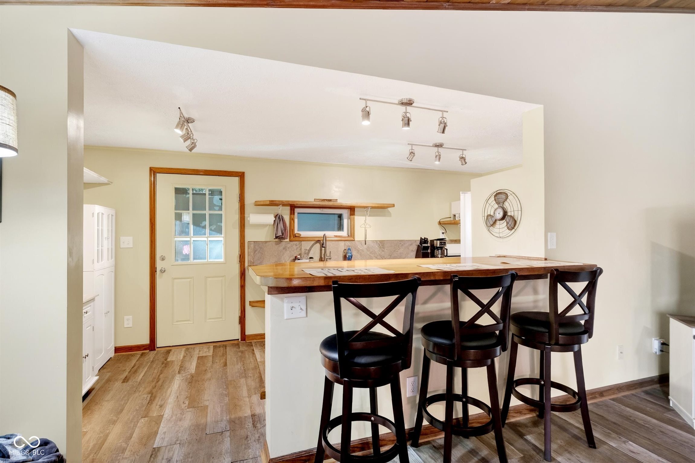 2594 E Traction Road