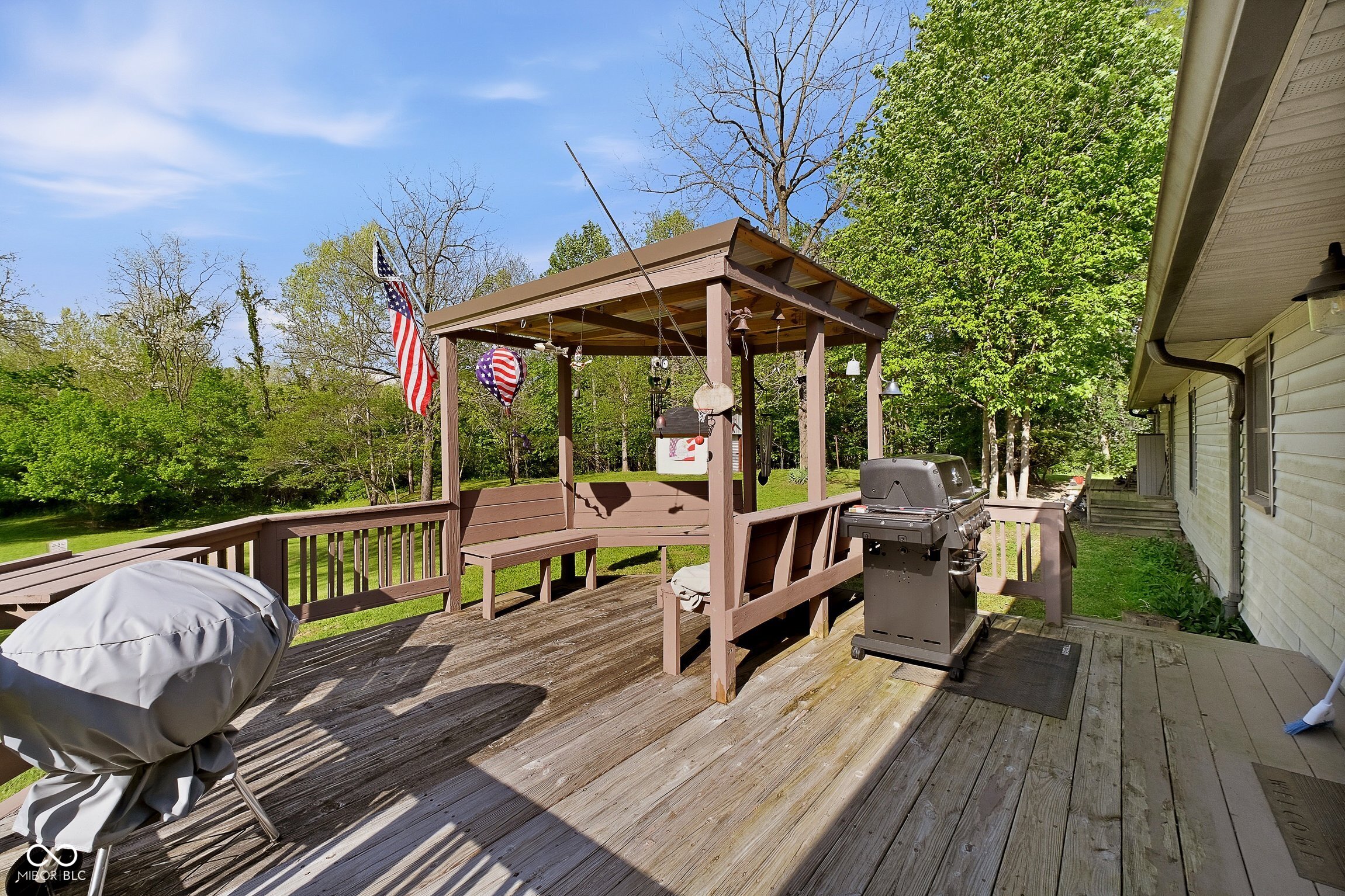 2594 E Traction Road