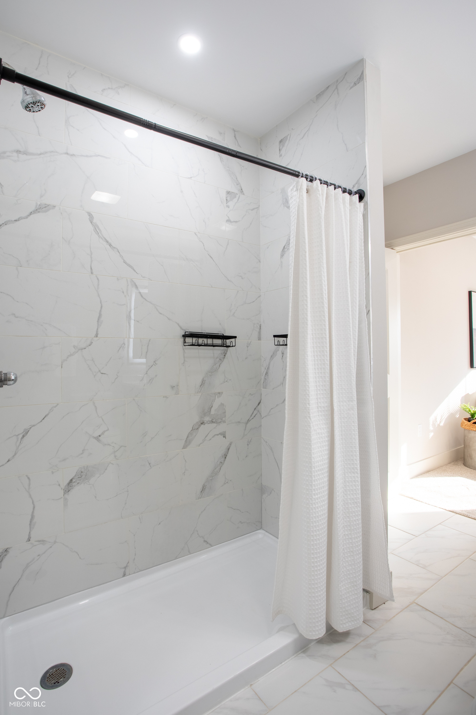 737 N Pershing Avenue