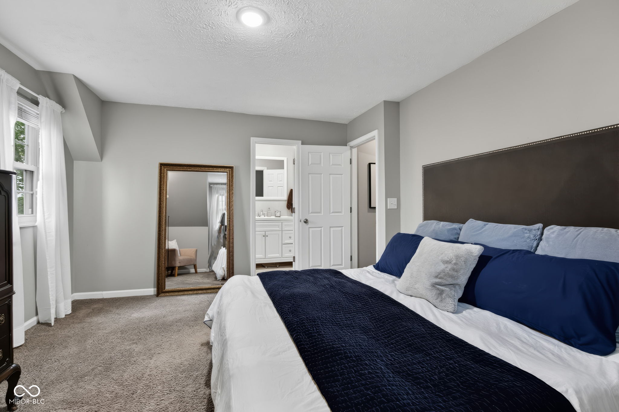 6177 Buttonwood Drive