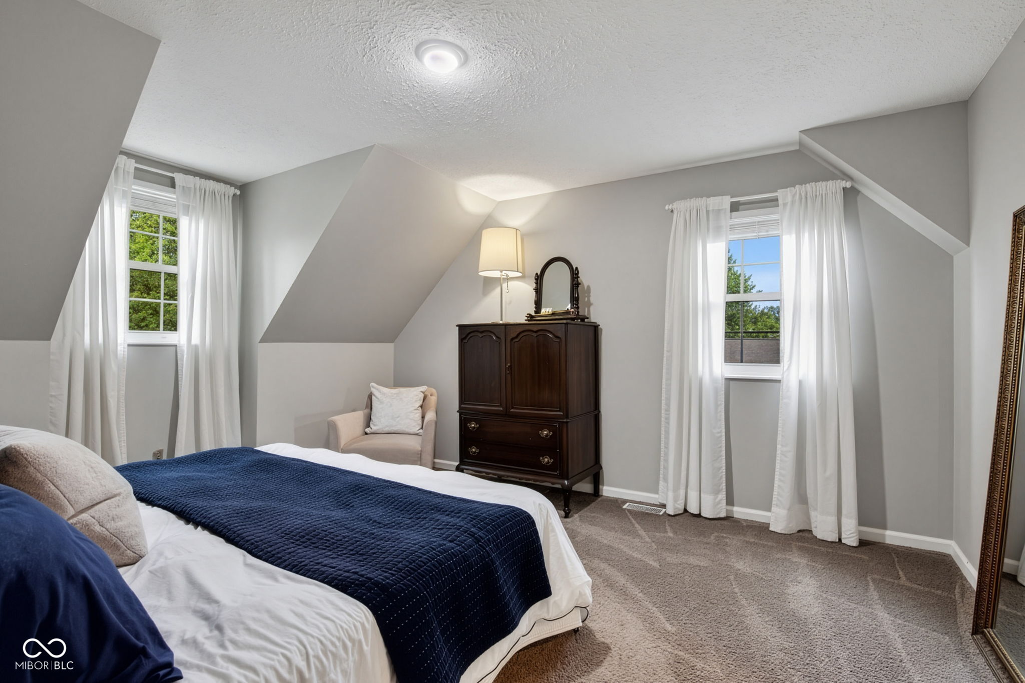 6177 Buttonwood Drive