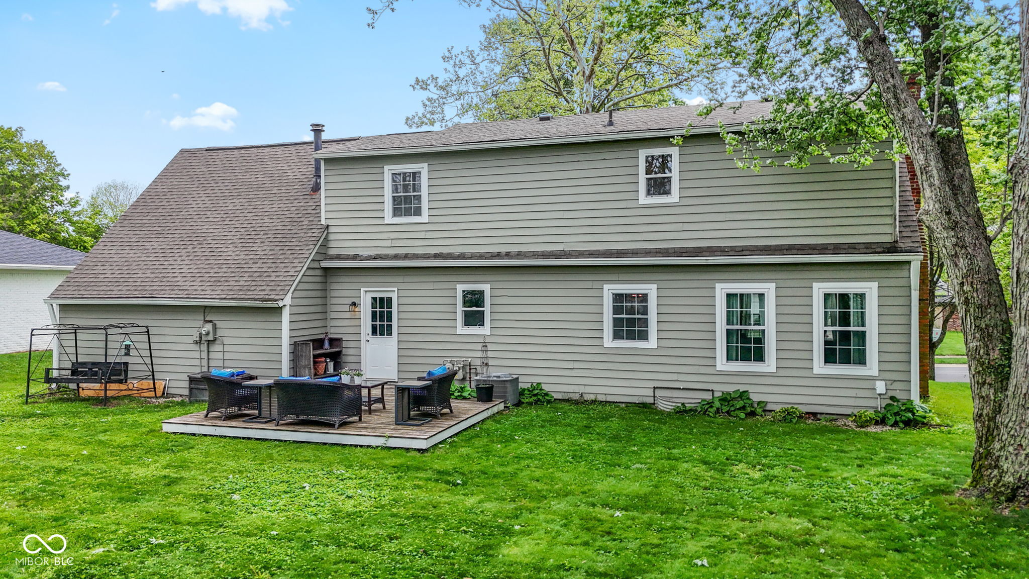 6177 Buttonwood Drive