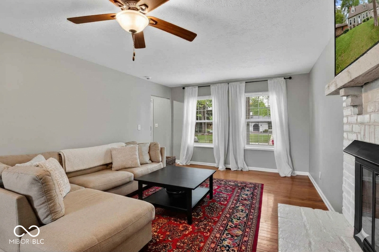 6177 Buttonwood Drive