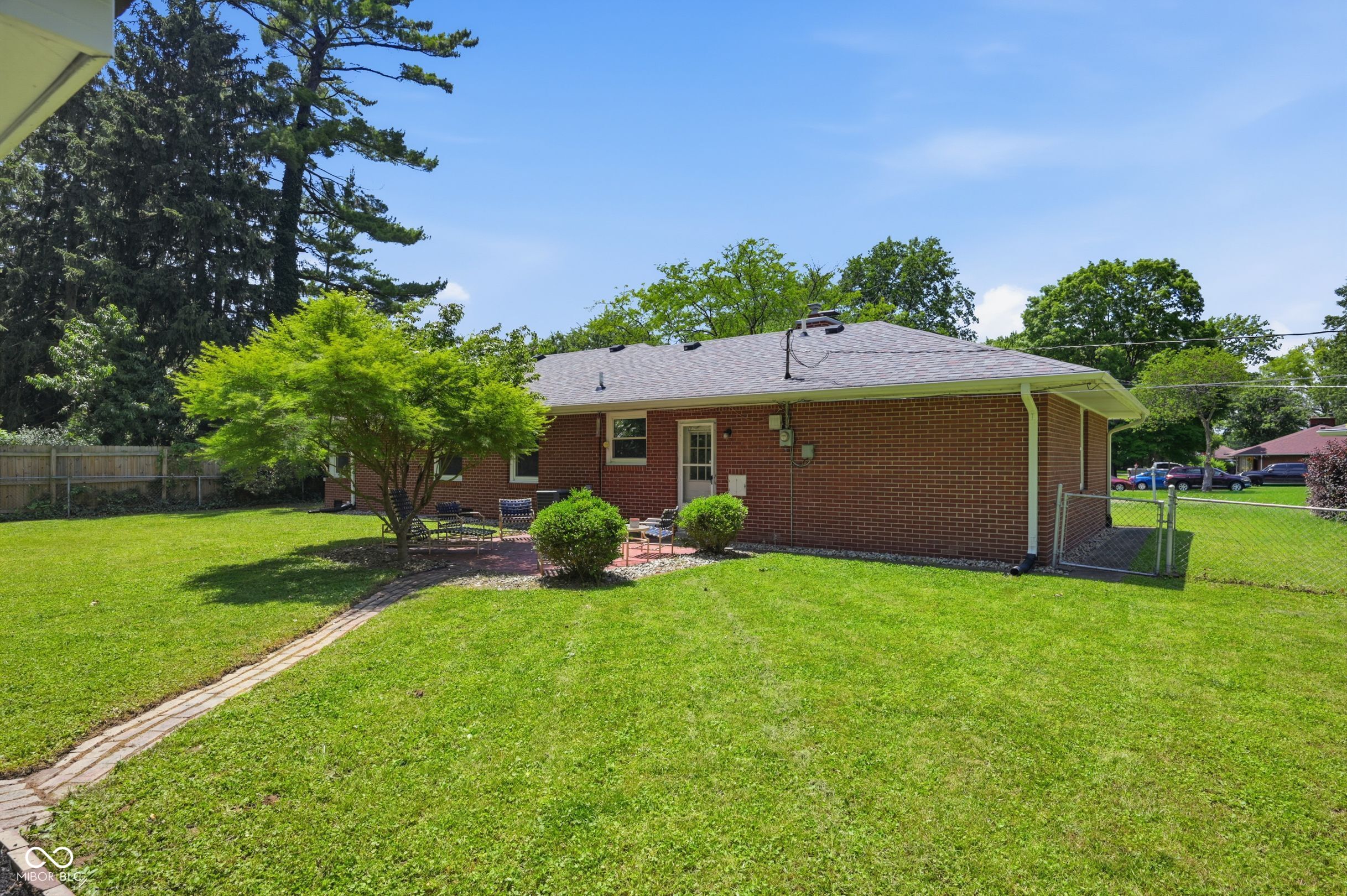 2526 Thayer Court