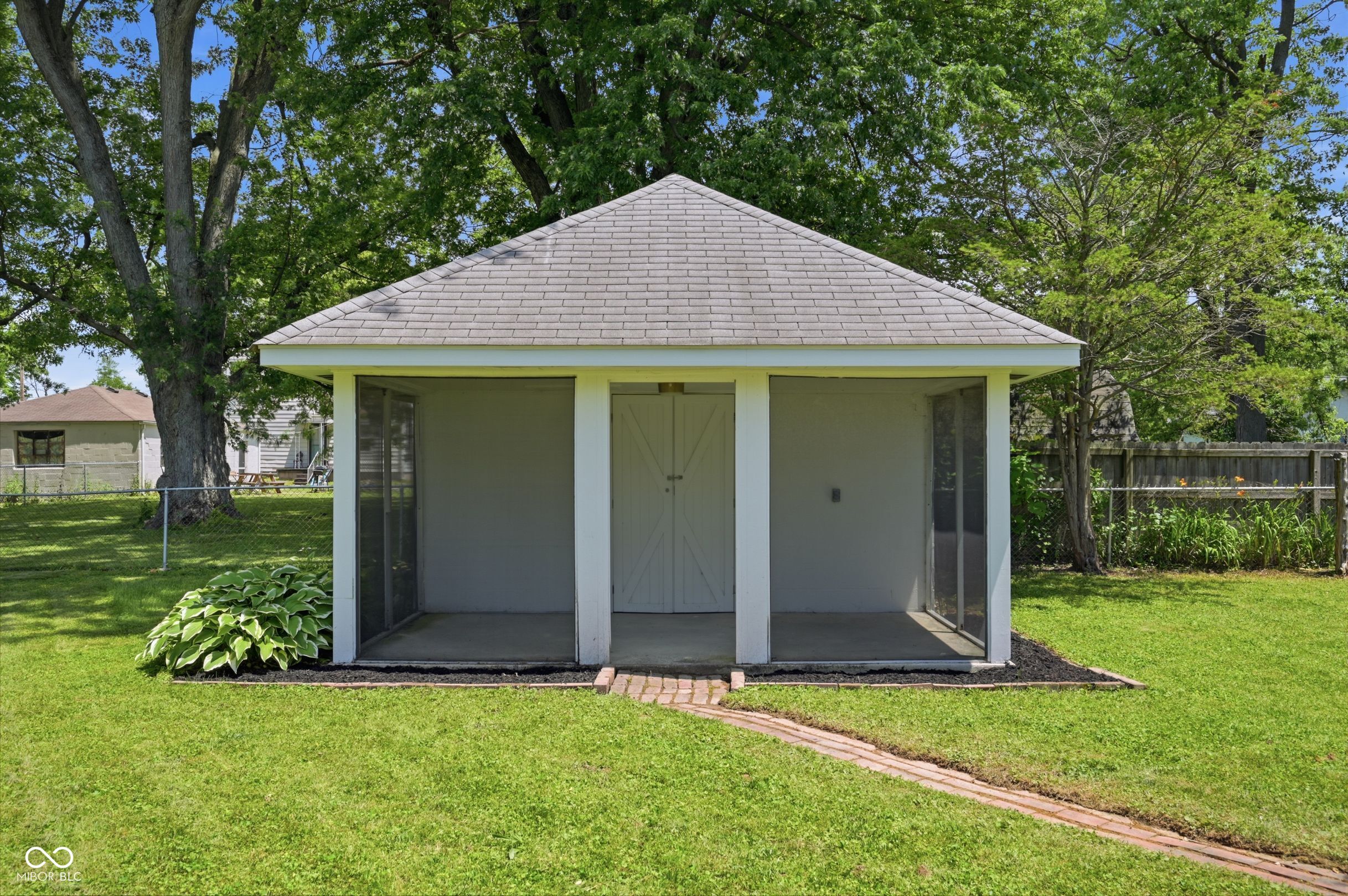 2526 Thayer Court