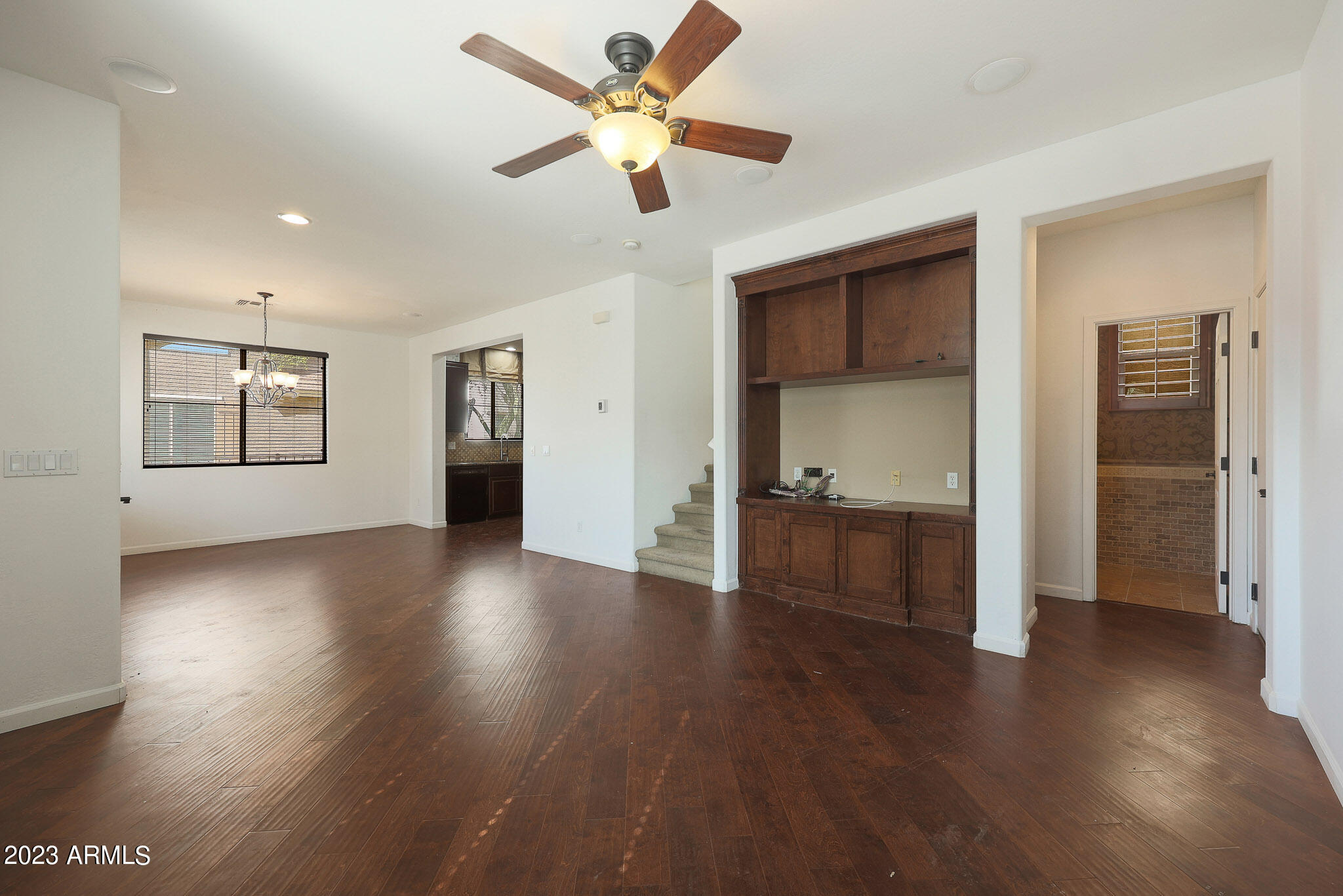 6837 S 7TH Lane