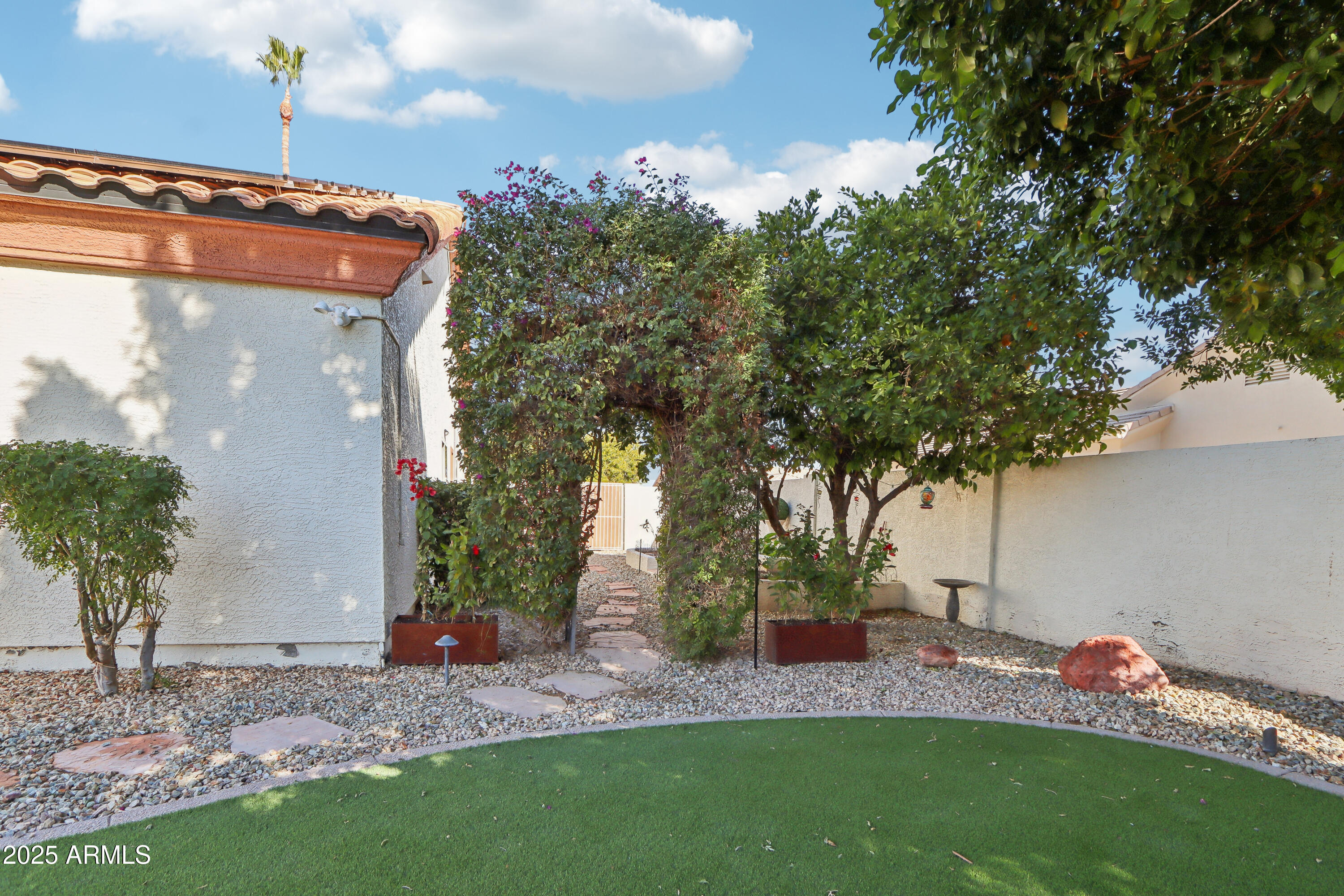 9623 W TIERRA GRANDE