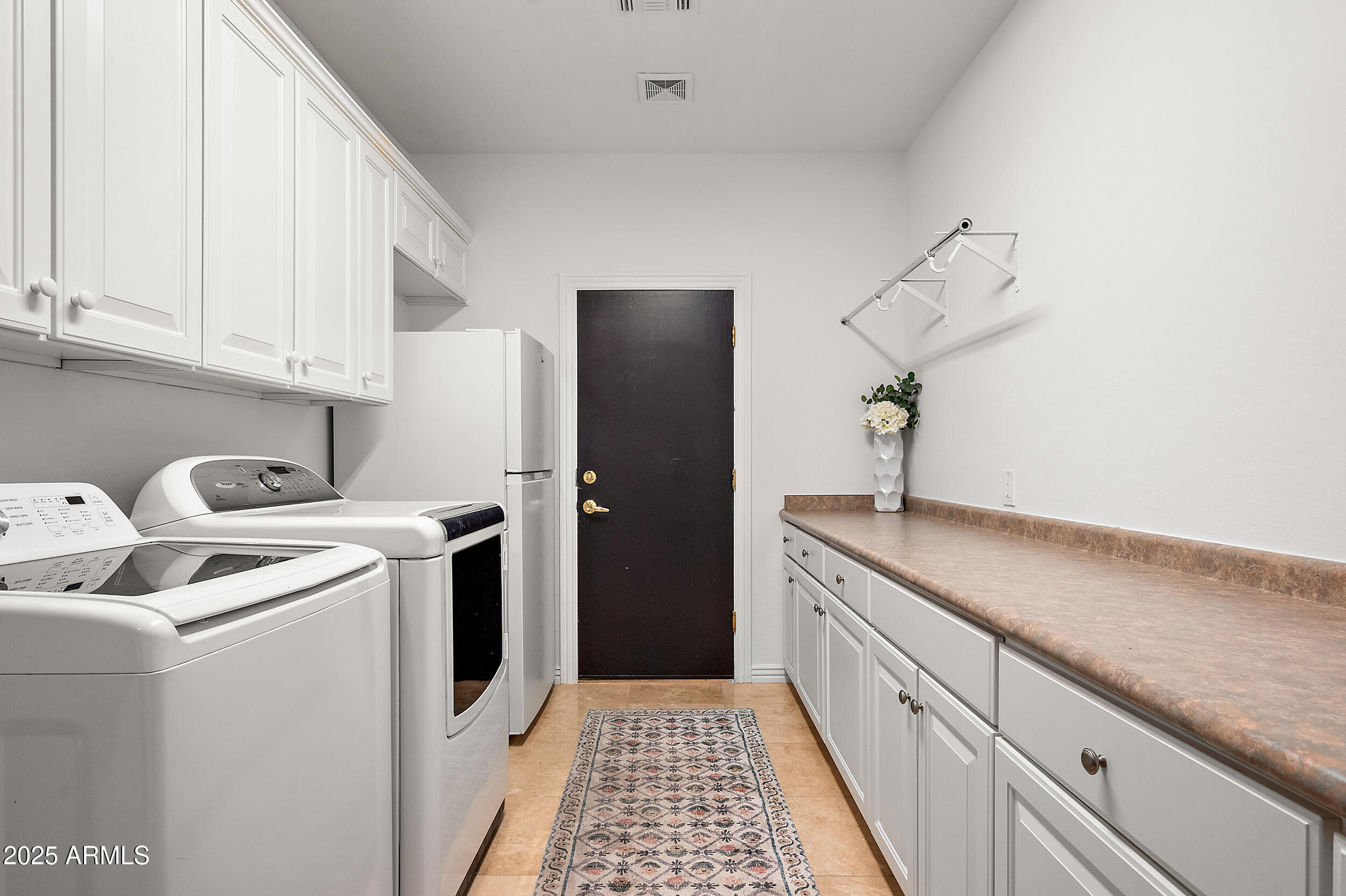 2205 E TAURUS Place