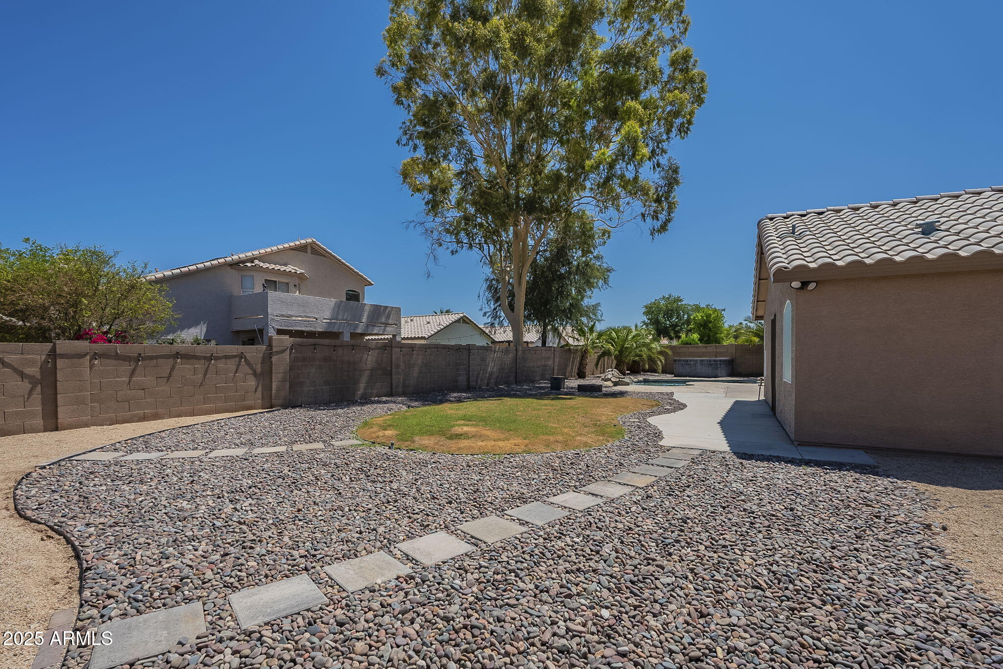 890 N BOGLE Court