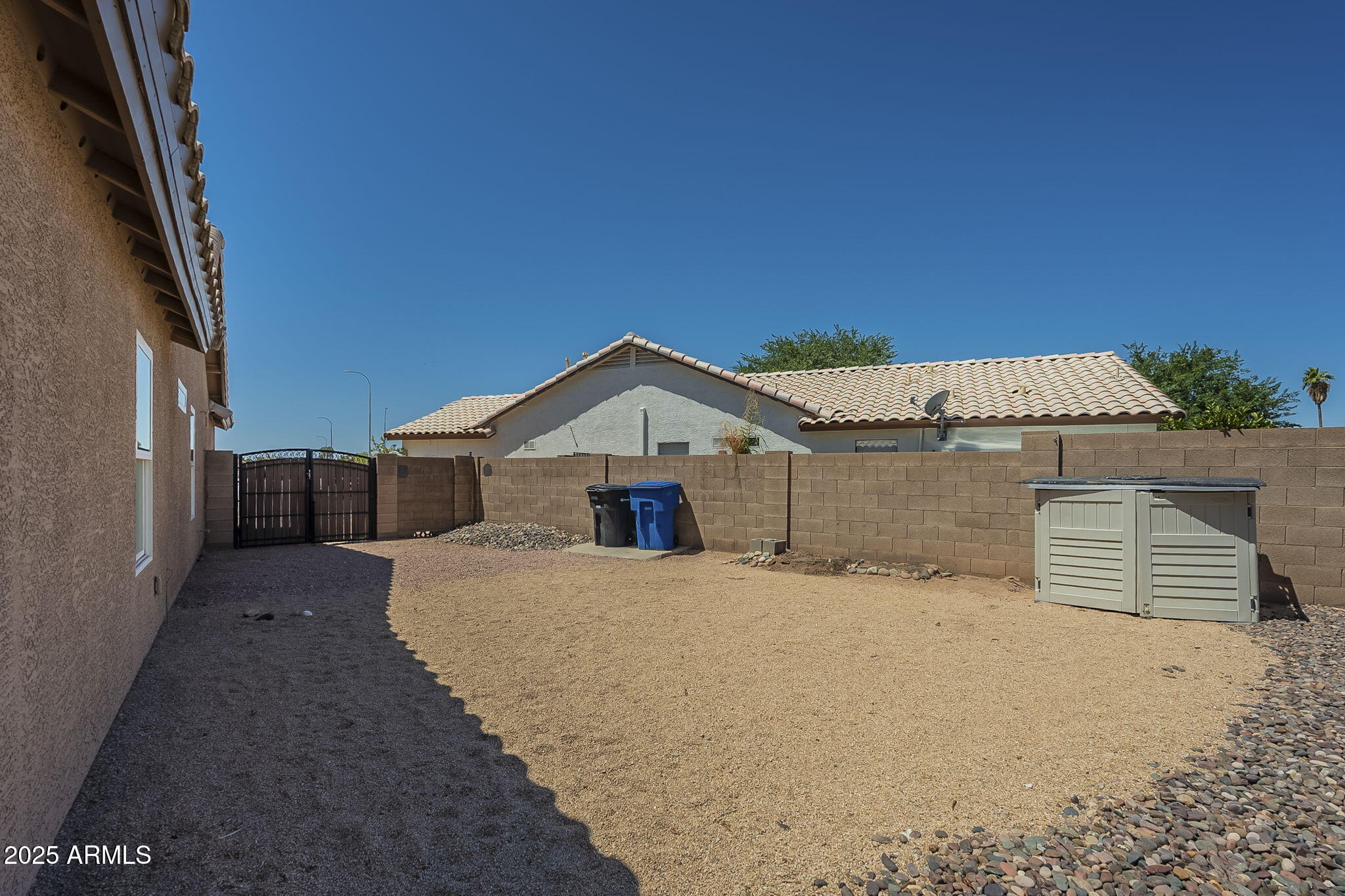 890 N BOGLE Court