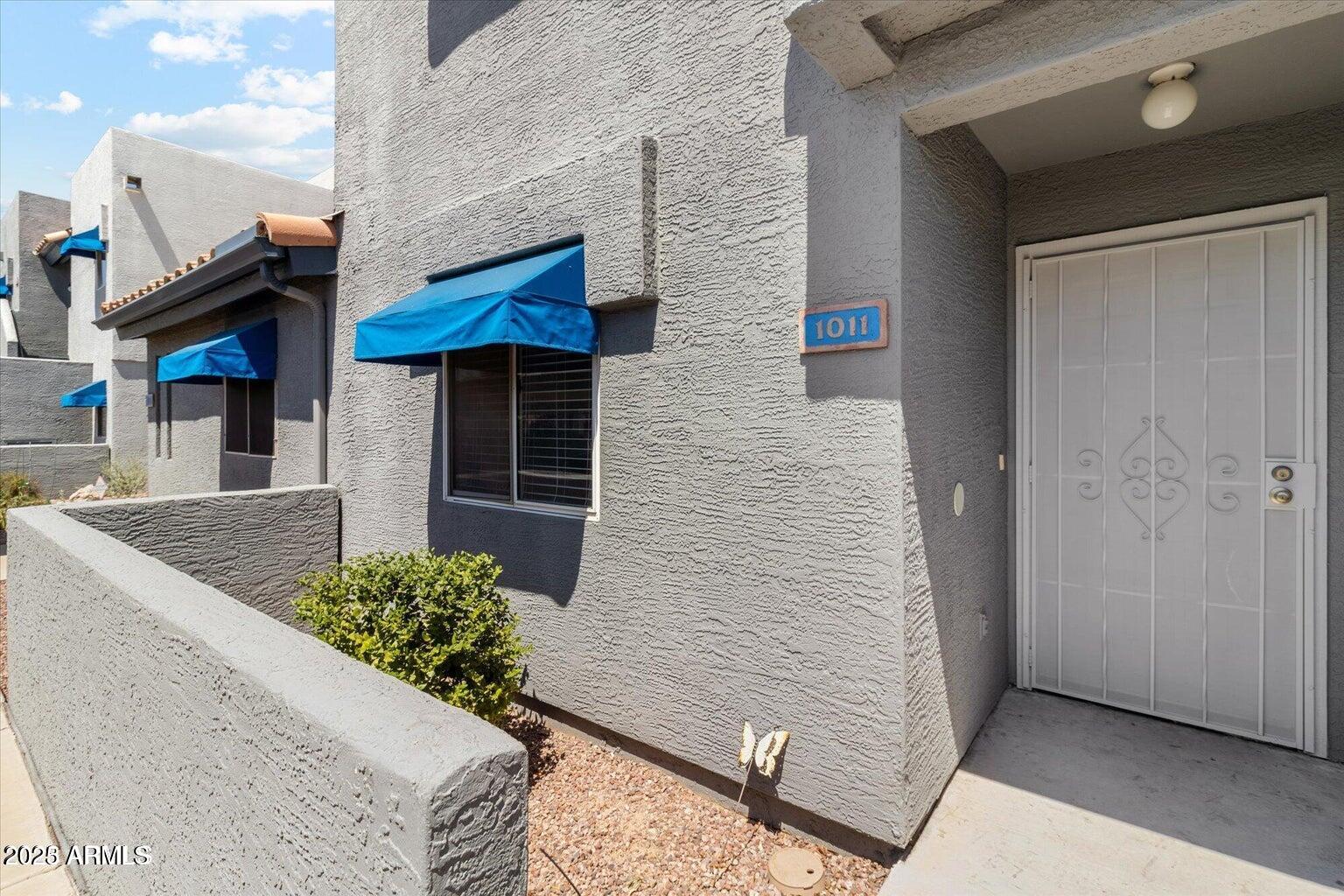 220 N 22ND Place, 1011