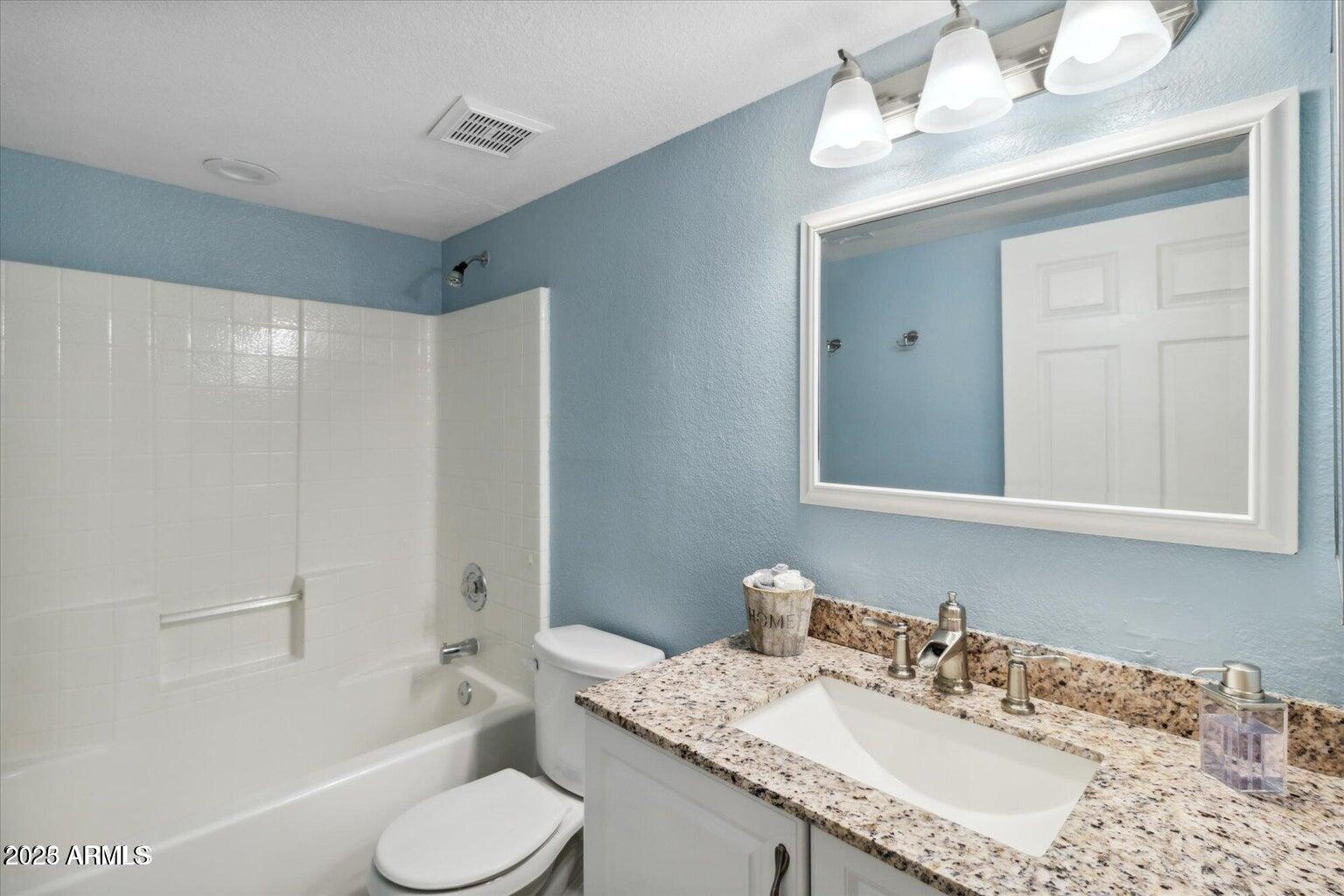 220 N 22ND Place, 1011