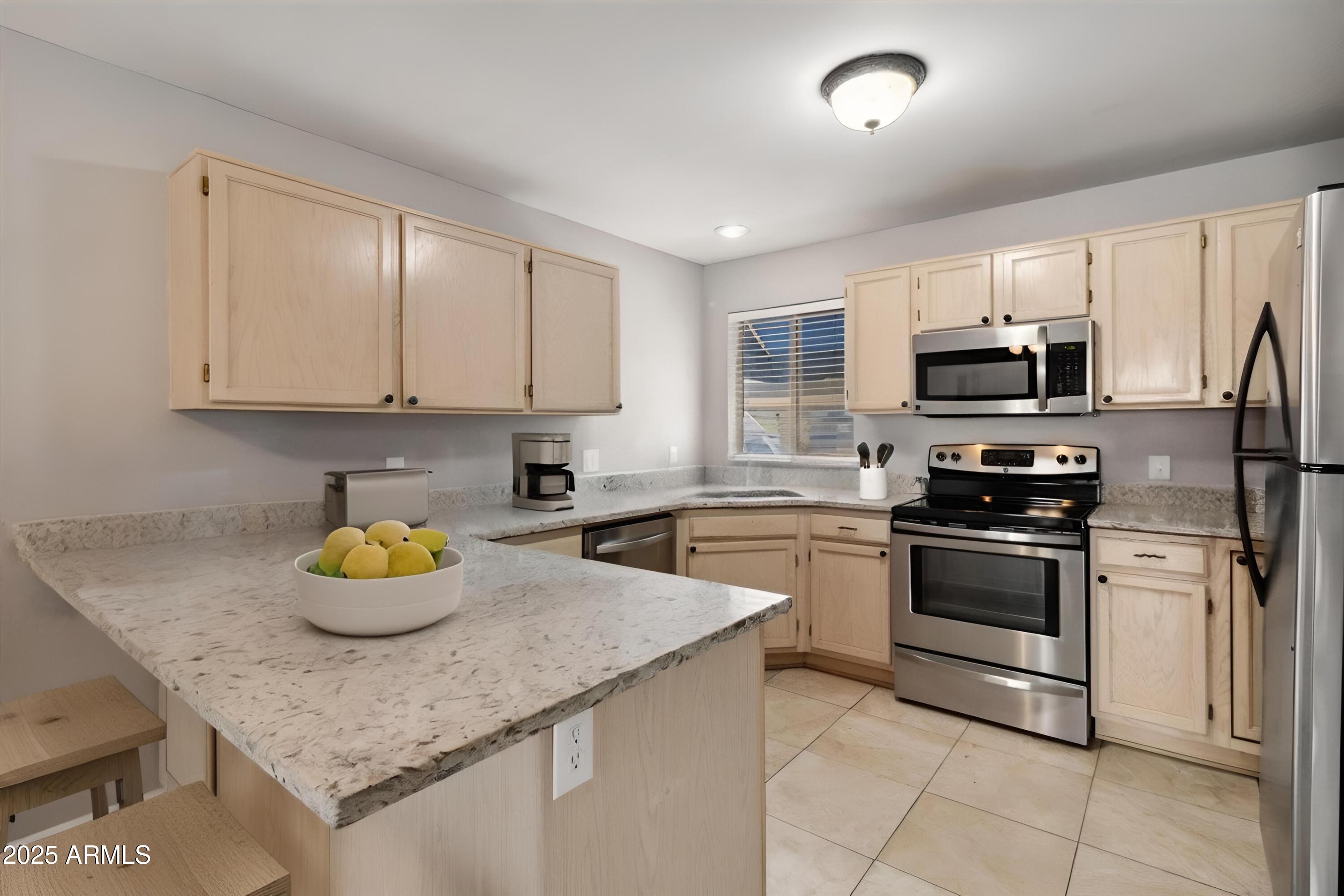220 N 22ND Place, 1011