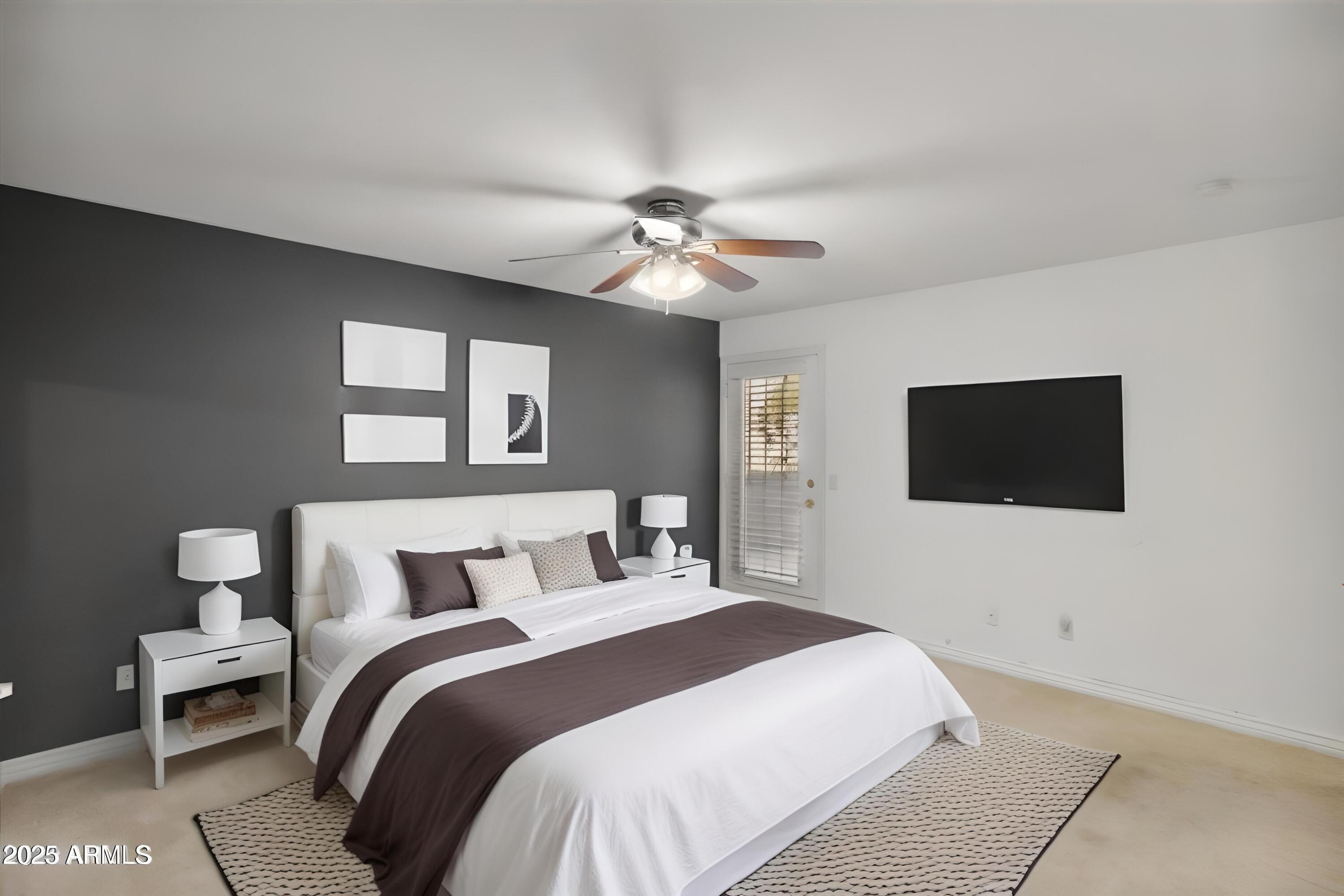220 N 22ND Place, 1011