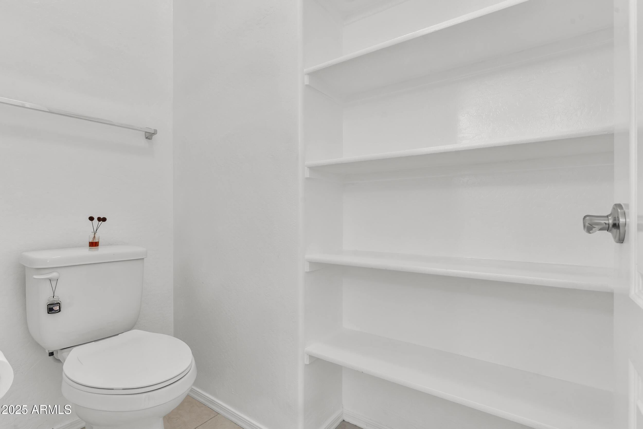 2354 E BELLERIVE Drive, Gilbert