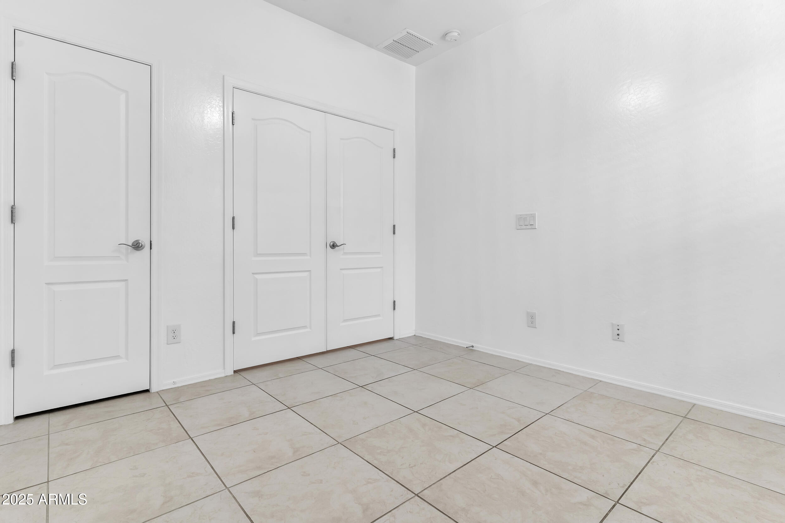 2354 E BELLERIVE Drive, Gilbert