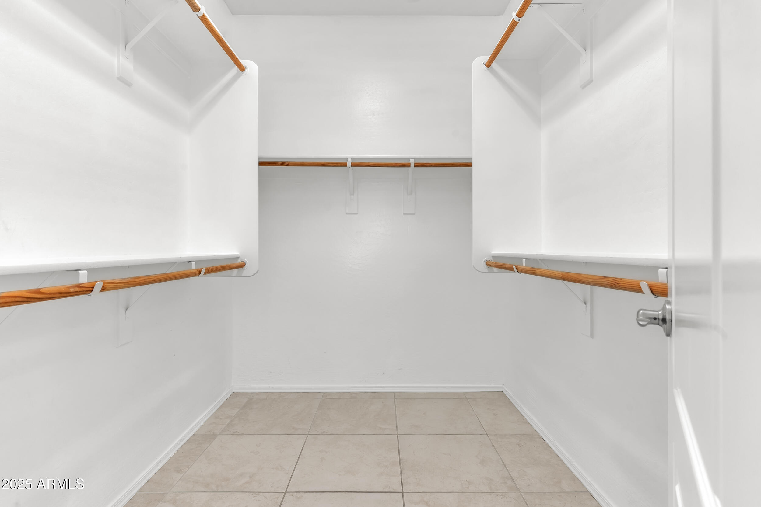 2354 E BELLERIVE Drive, Gilbert