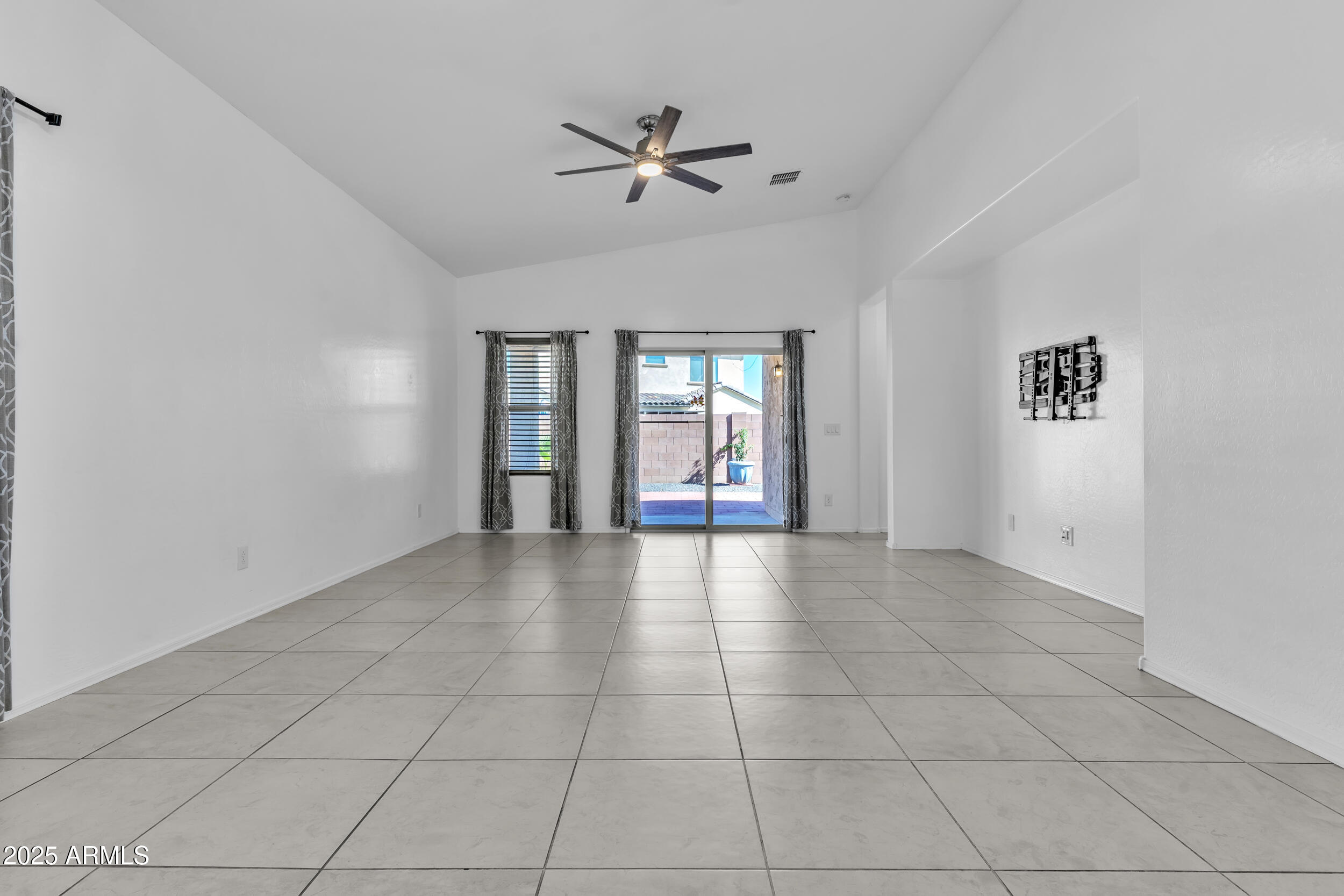 2354 E BELLERIVE Drive, Gilbert