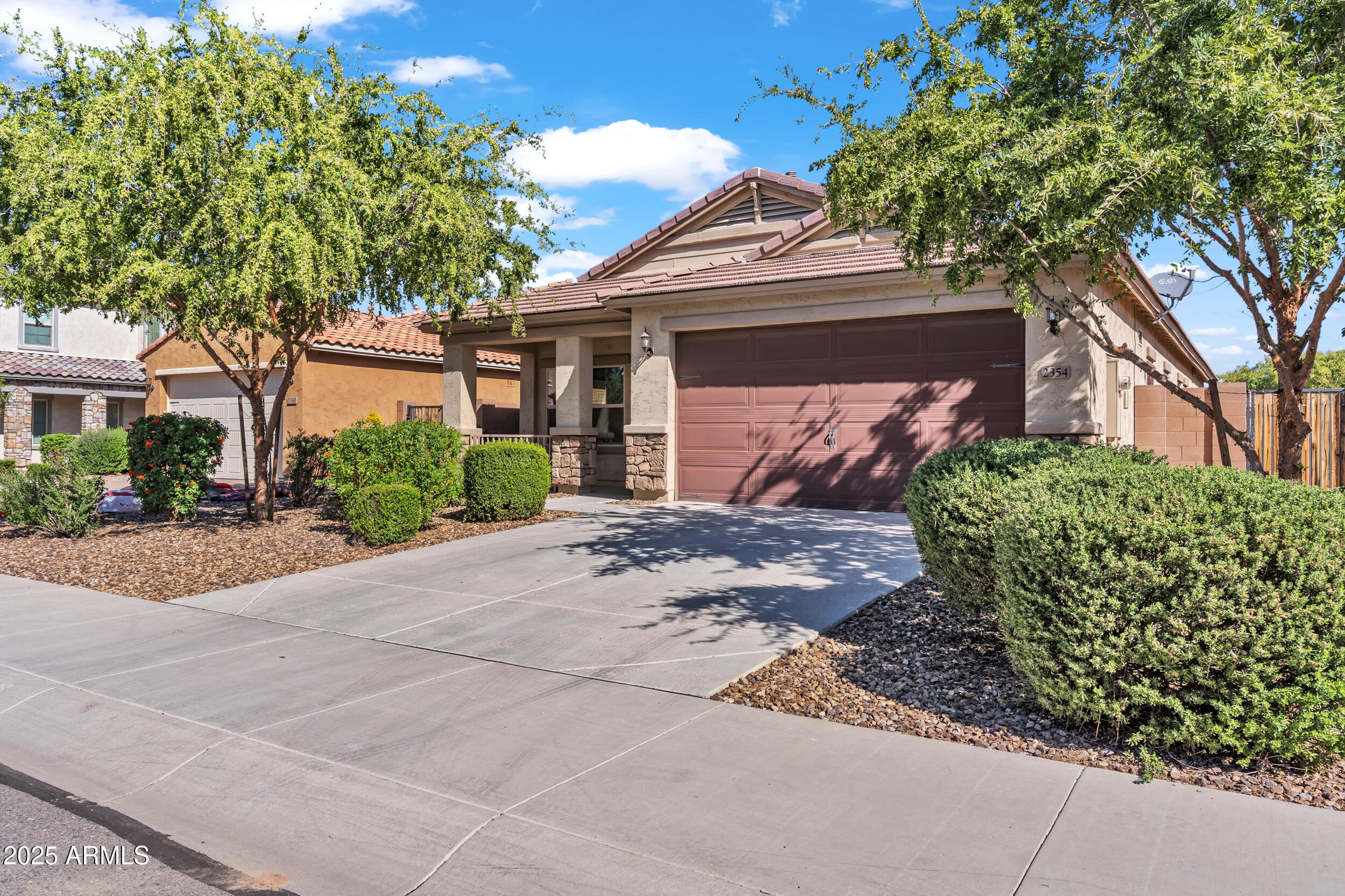 2354 E BELLERIVE Drive, Gilbert