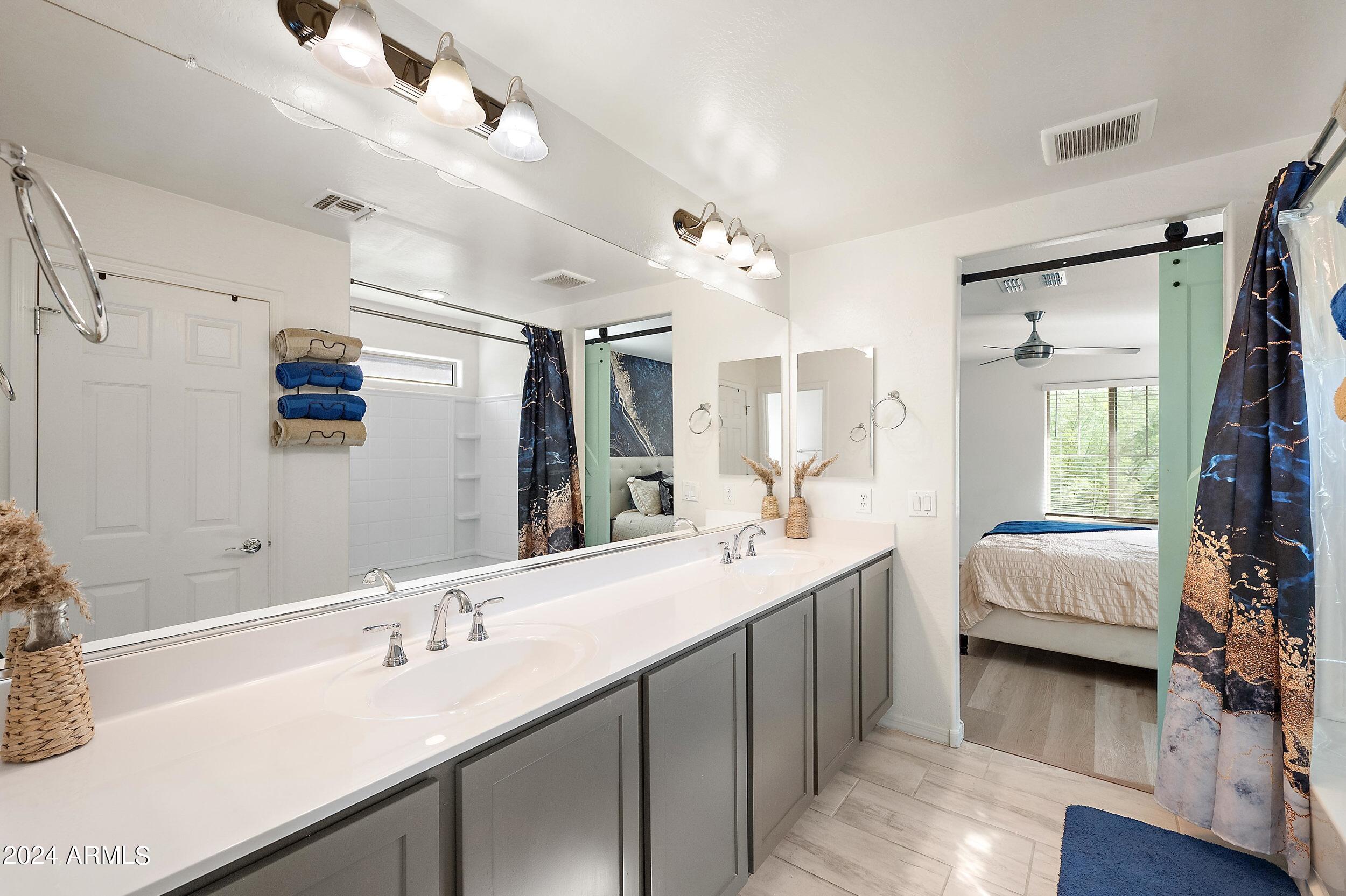 5807 W WARNER Street