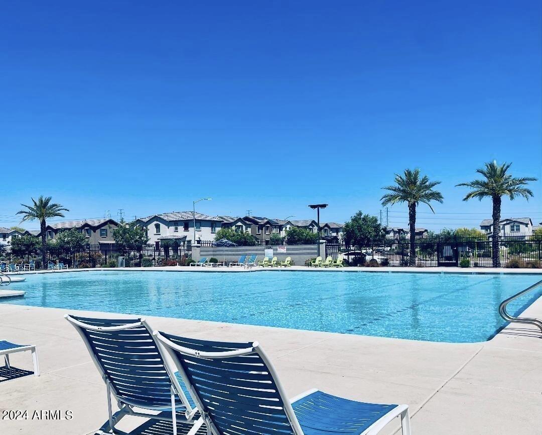 5807 W WARNER Street